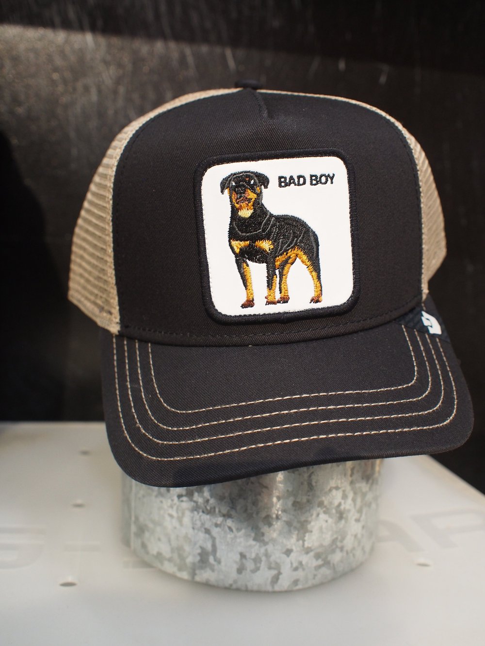 Goorin Bros The Guard Dog trucker hat Black/Natural — GLOBAL