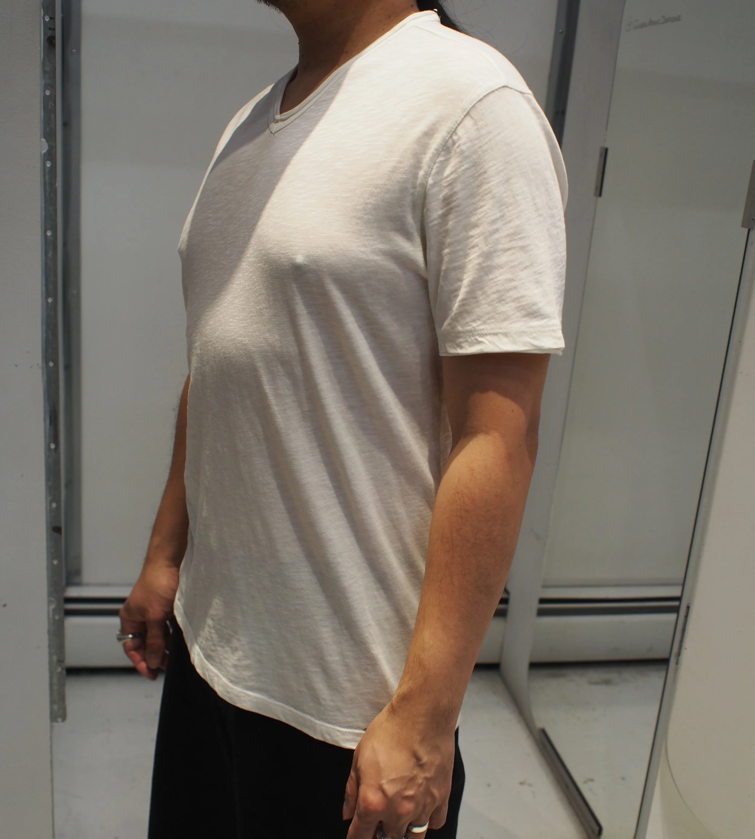 John Varvatos Miles S/S slub raw edge V-neck tee - Salt