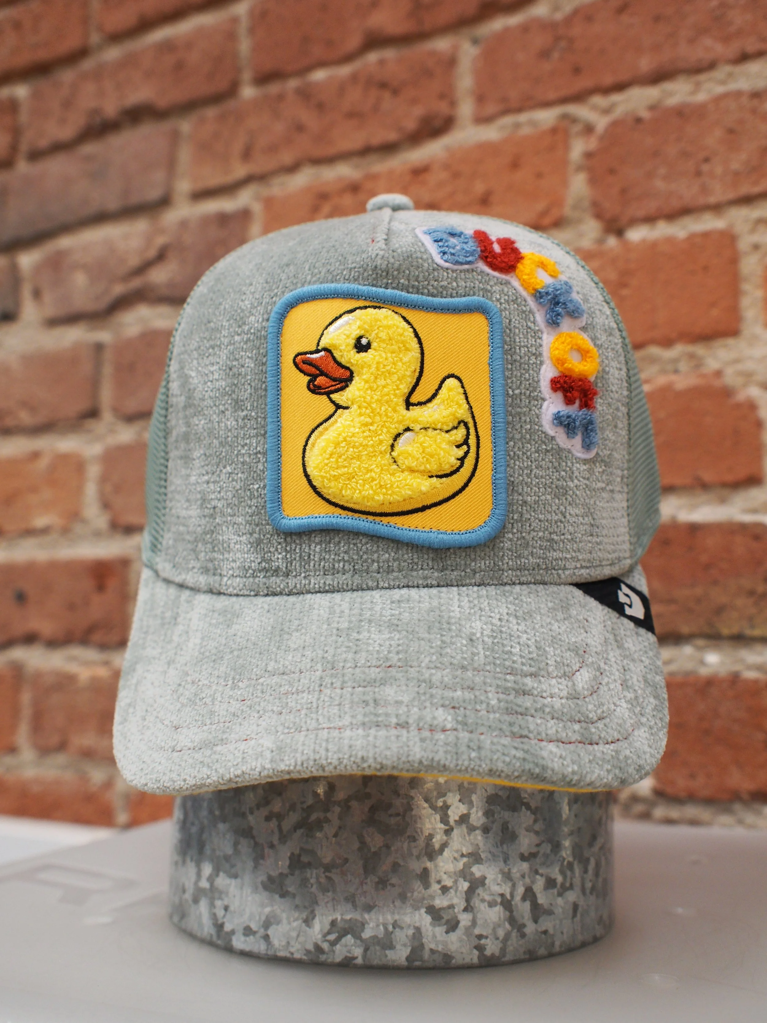 Goorin Bros Ducking Autocorrect velour trucker hat - Shade