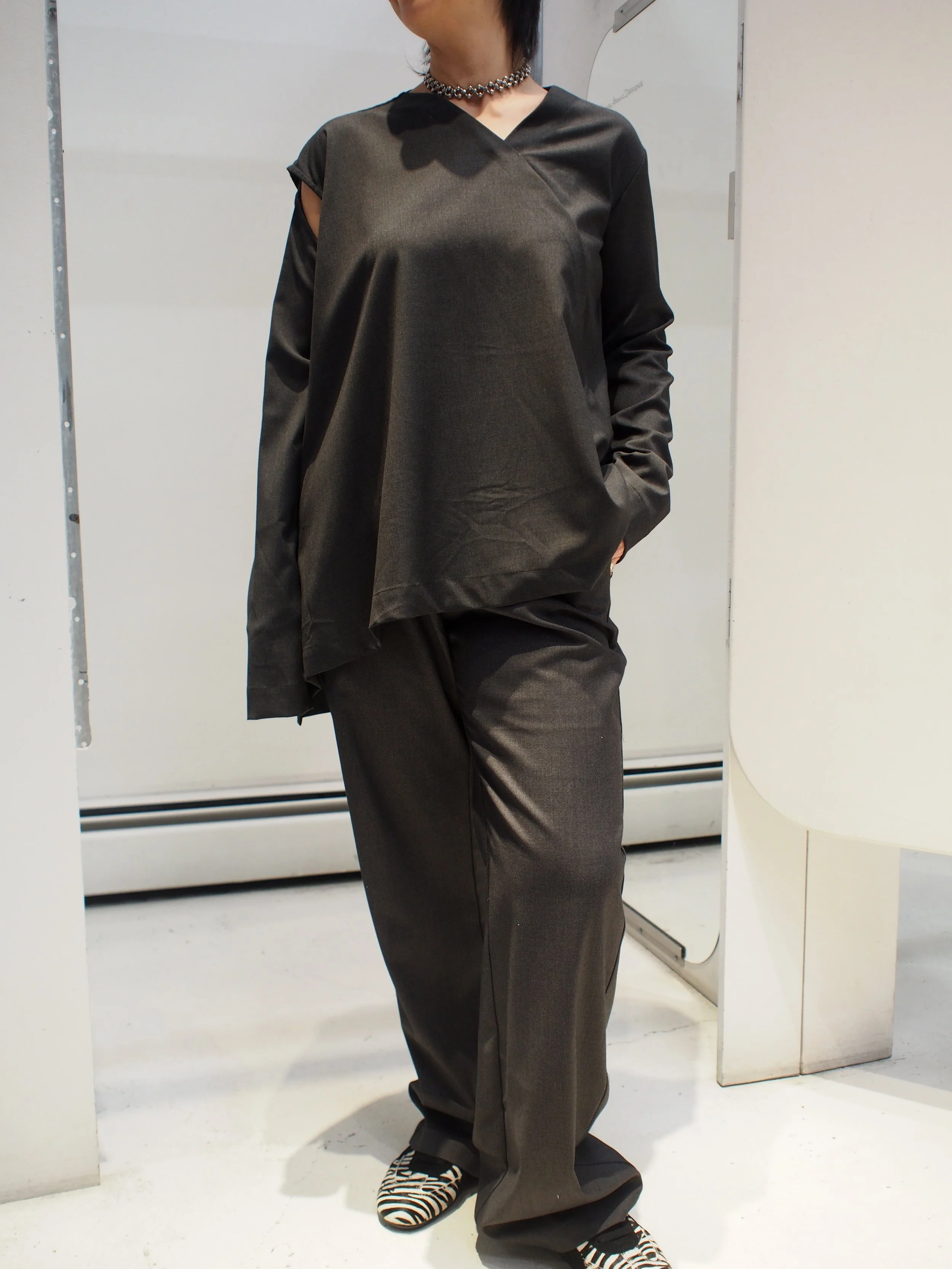 Lotus Eaters MANORI V-neck blouse & matching GREZA trousers -Anthracite
