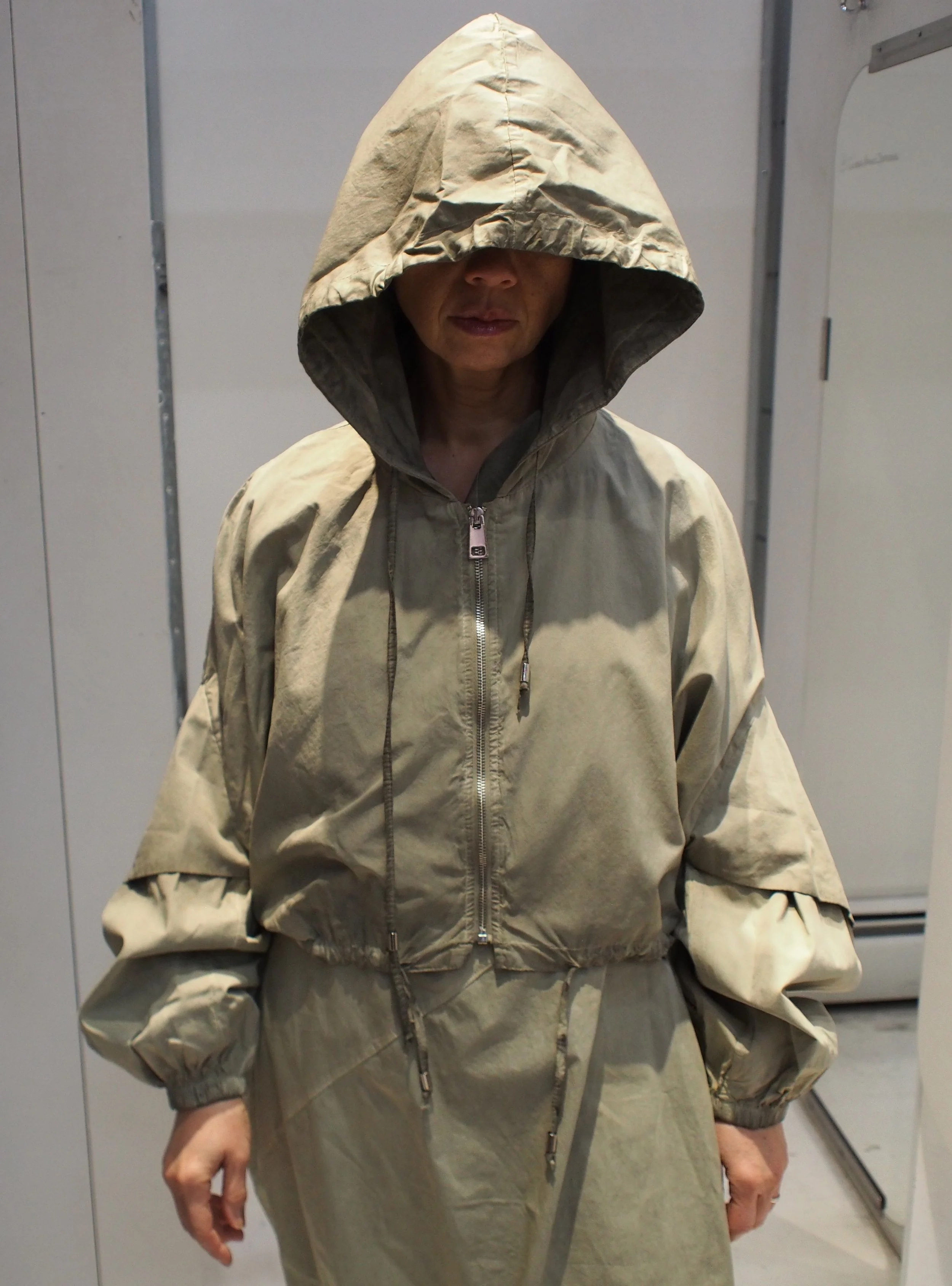 La Haine Inside Us 4R LW5047 Hooded cropped convertible bomber - OD Green