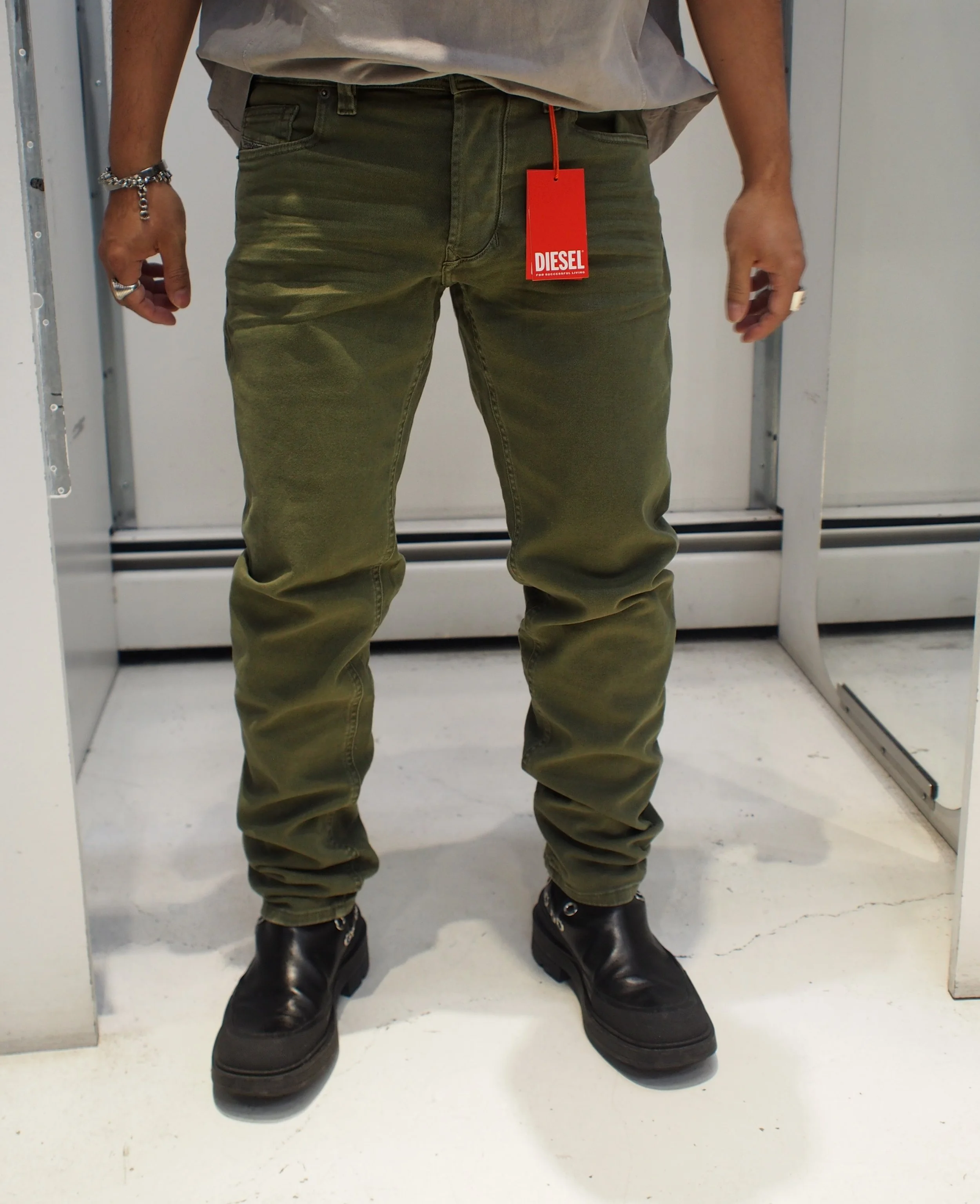 DIESEL 1986 LARKEE-BEEX stretch twill slim tapered jeans - 0QWTY Olive