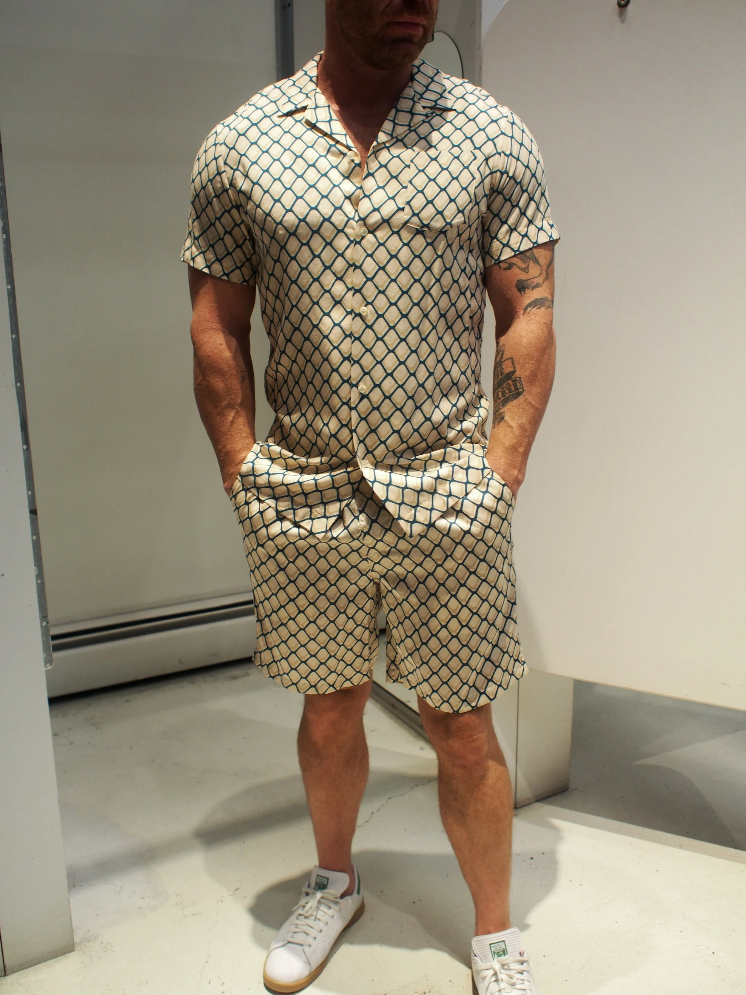 Scotch & Soda Tennis Net AOP Tencel s/s shirt and Fave shorts - White