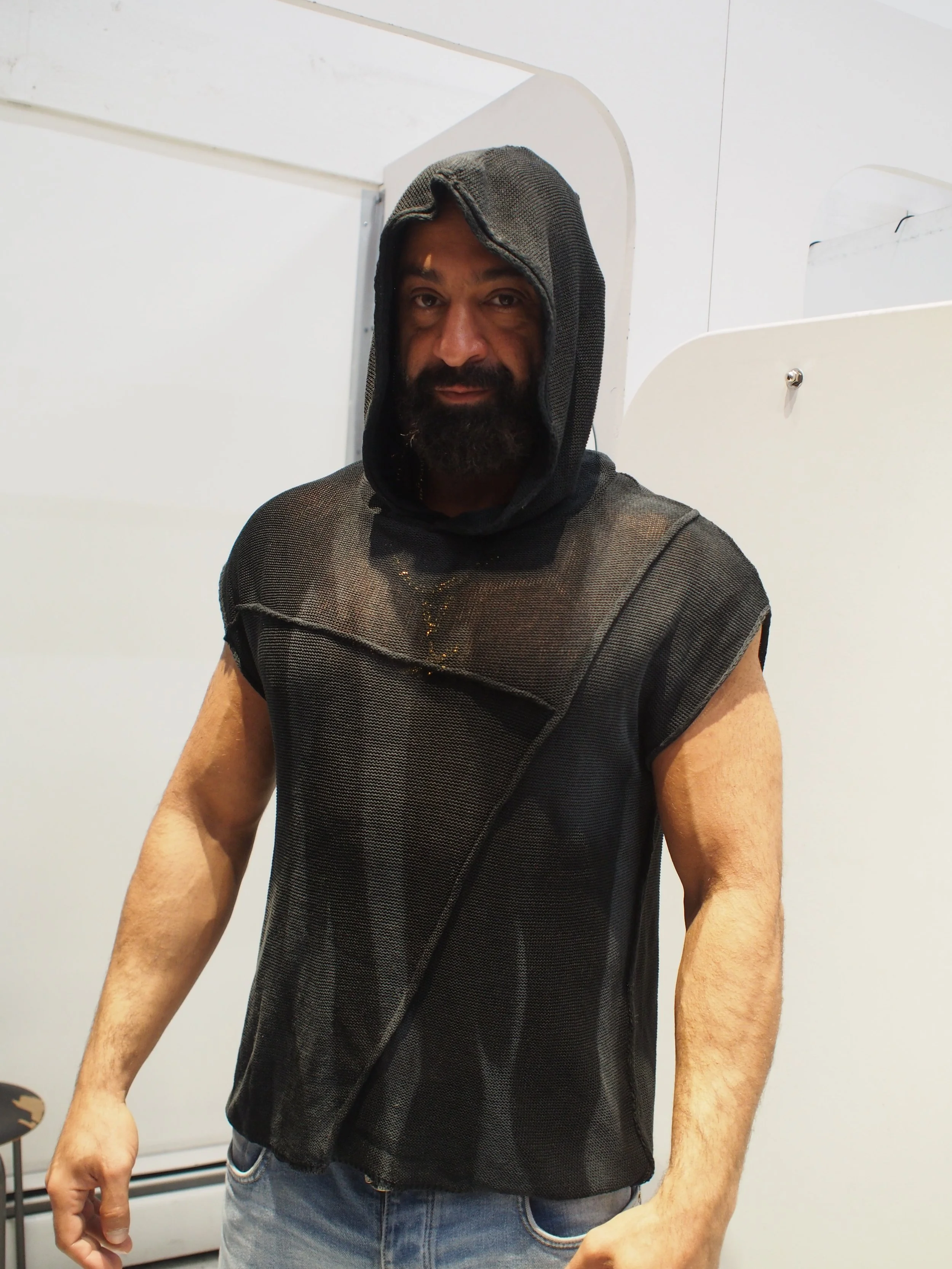 La Haine Inside Us 3M Oversized sleeveless hooded knit w/ spray effect