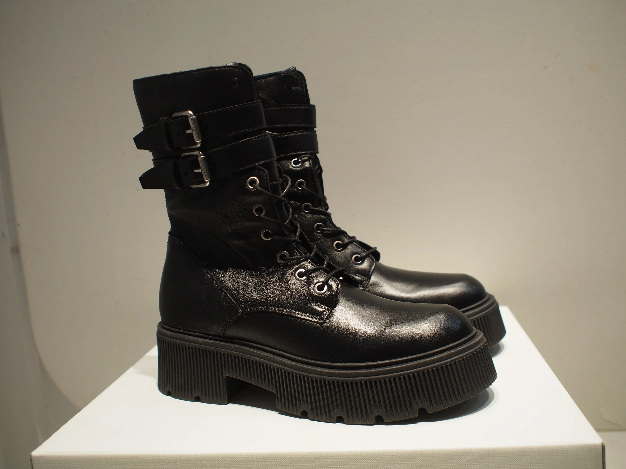 MJUS Double strapped platform combat boots Black — GLOBAL