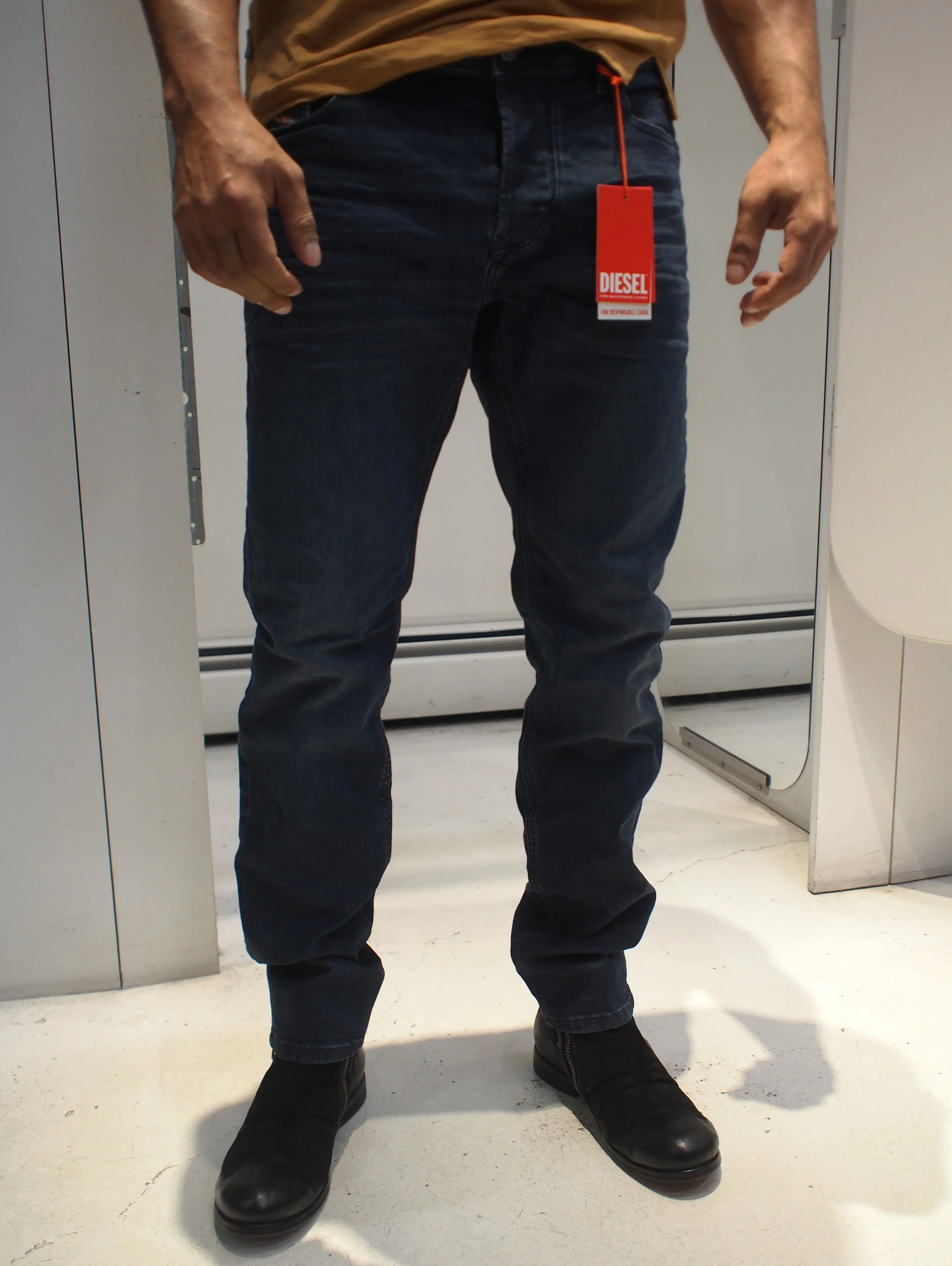 DIESEL 1986 Larkee- Beex L34 mid straight tapered jeans - 0CNAA