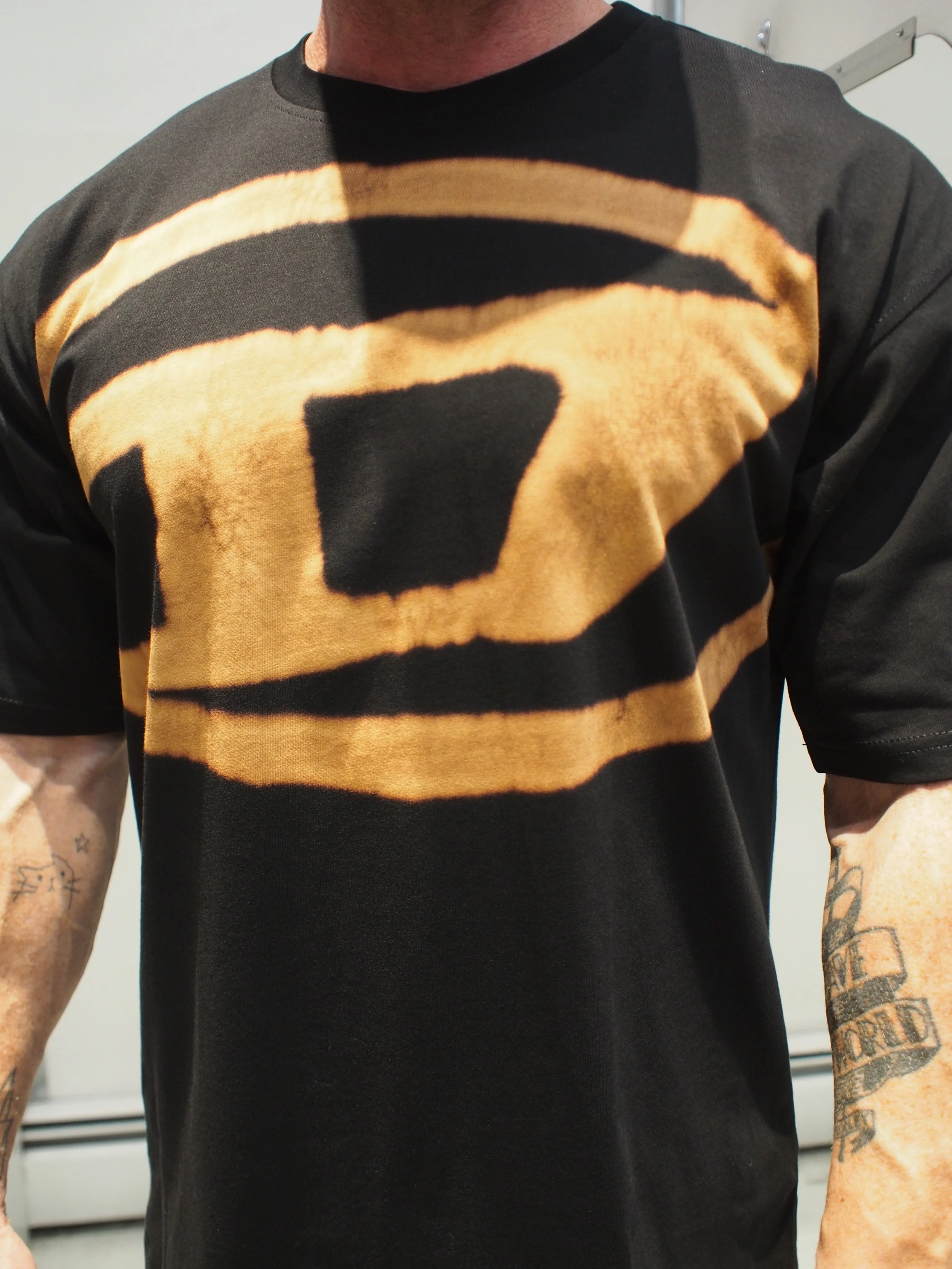 【DIESEL】Diesel T-Boxt-Bleach オーバル D ロゴ T シャツ Men's Faded T-shirt with Oval D print | Black | Diesel