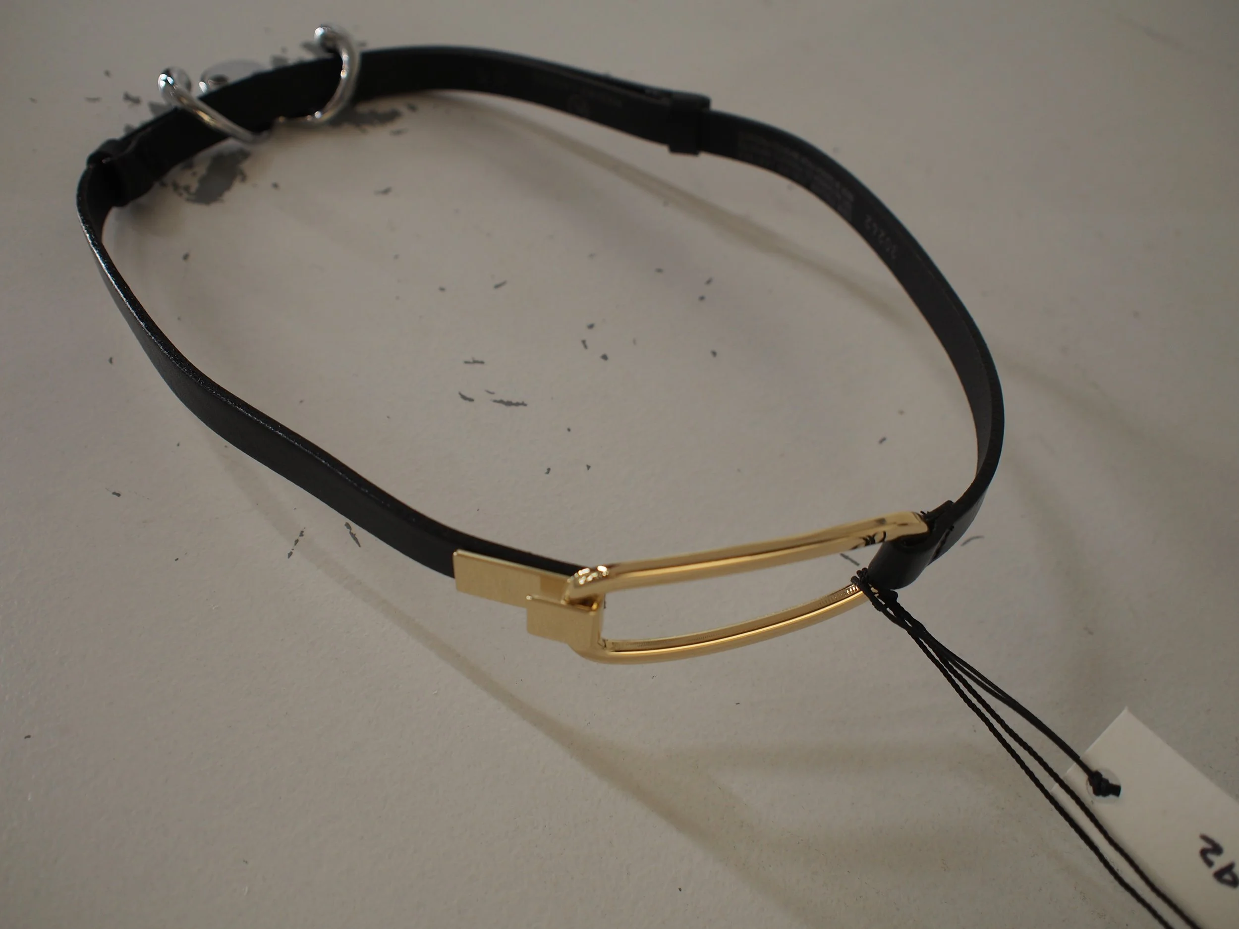 Medike Landes B30242 Adjustable leather belt w/ oversized hook closure