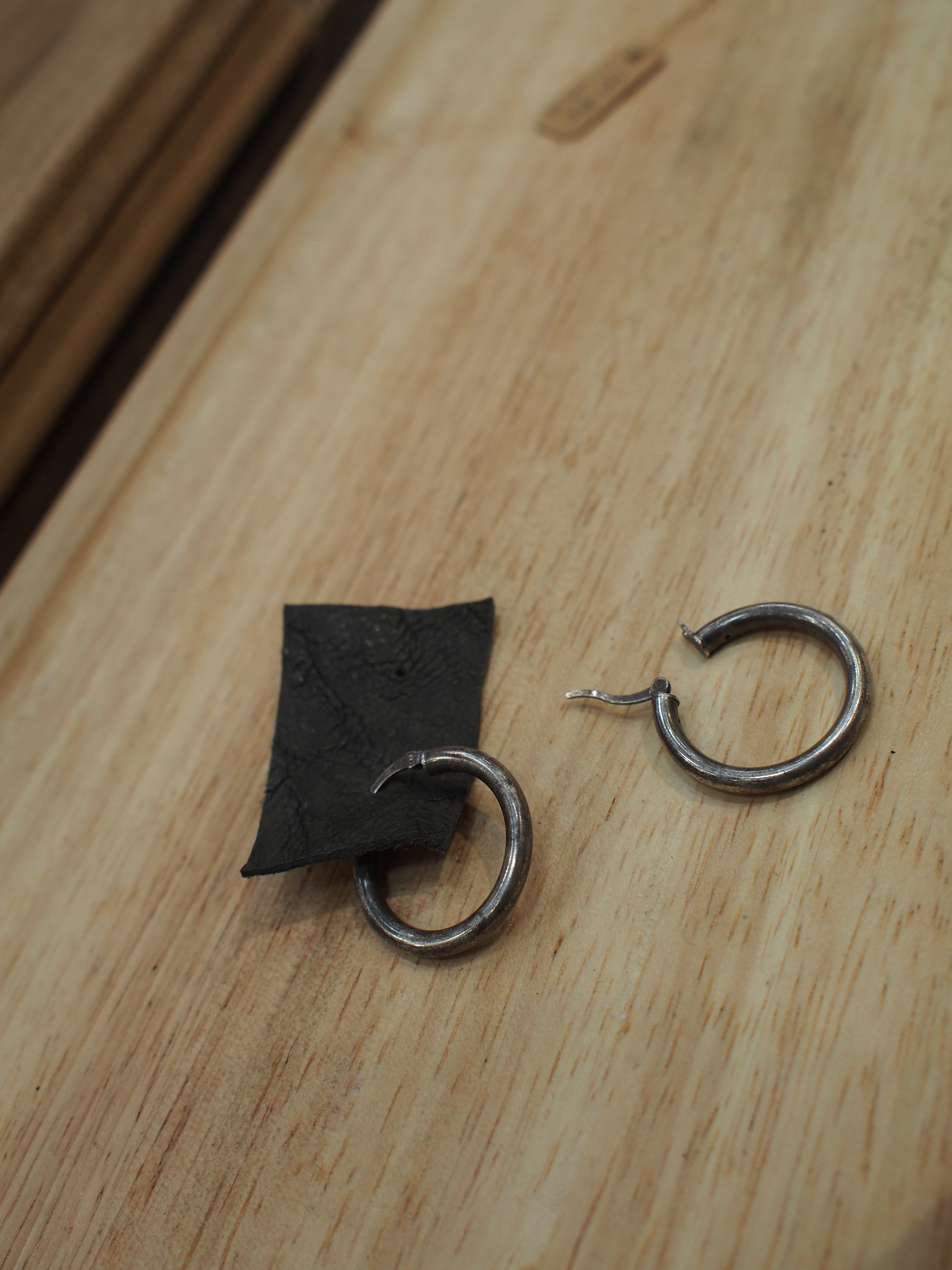 BLACK SOLV Oxidized silver classic hoops