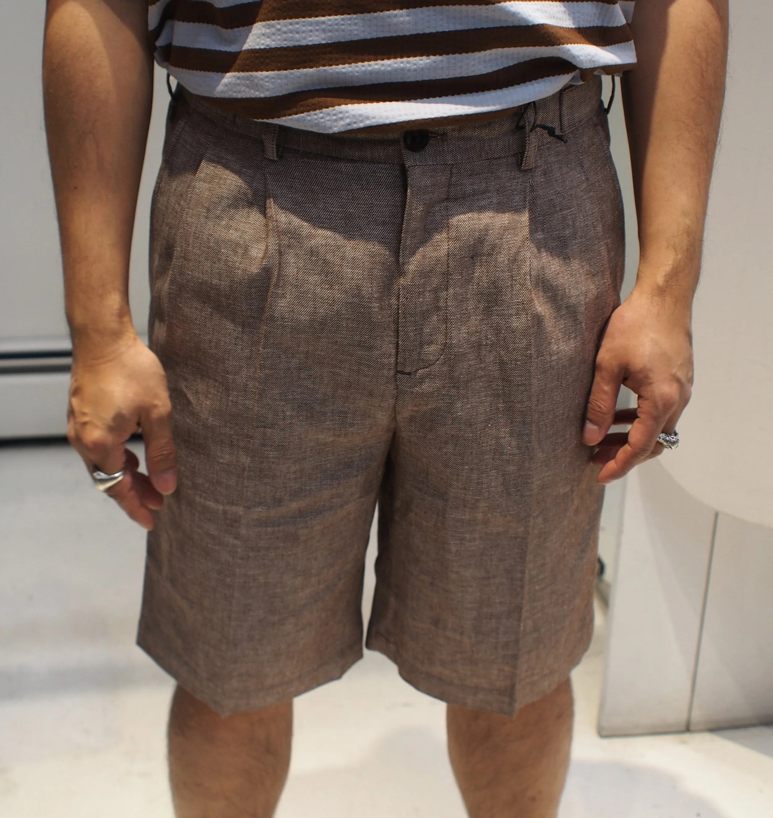 Scotch & Soda Tailored pleated loose fit linen bermuda shorts - Cold Brew