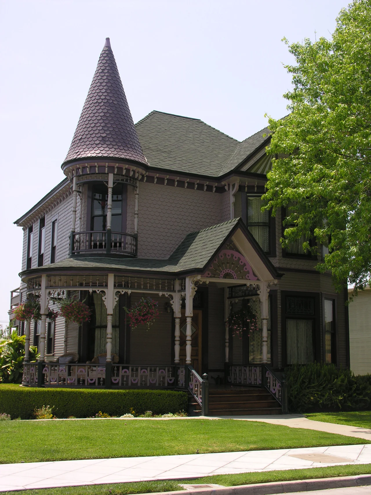 Benefits and Restrictions of Purchasing in Historic Preservation Overlay Zones (HPOZ)