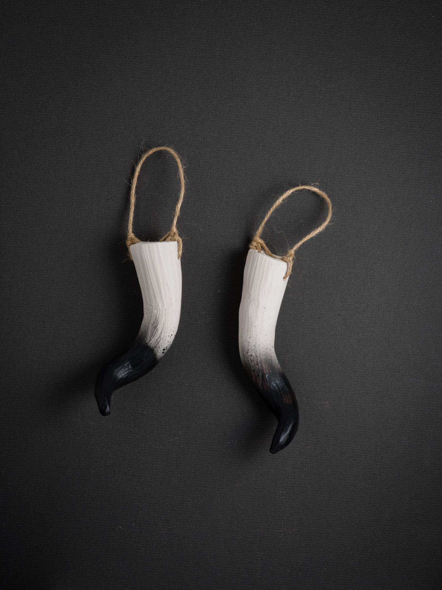 These abstracted antlers and horns are inspired by growing up in North Carolina, where I often stumbled upon shed deer antlers in the vast woods of the region. Each antler and horn is hand carved from clay, making them one of a kind. These hanging antler sets are designed to hang and hold flowers or air plants. You can buy the set or a single antler, these beautiful and unique pieces add a rustic touch to any home, becoming the center piece of any room. If you don't see a color or size you like, I can make custom sculptures tailored specifically to your aesthetic. 