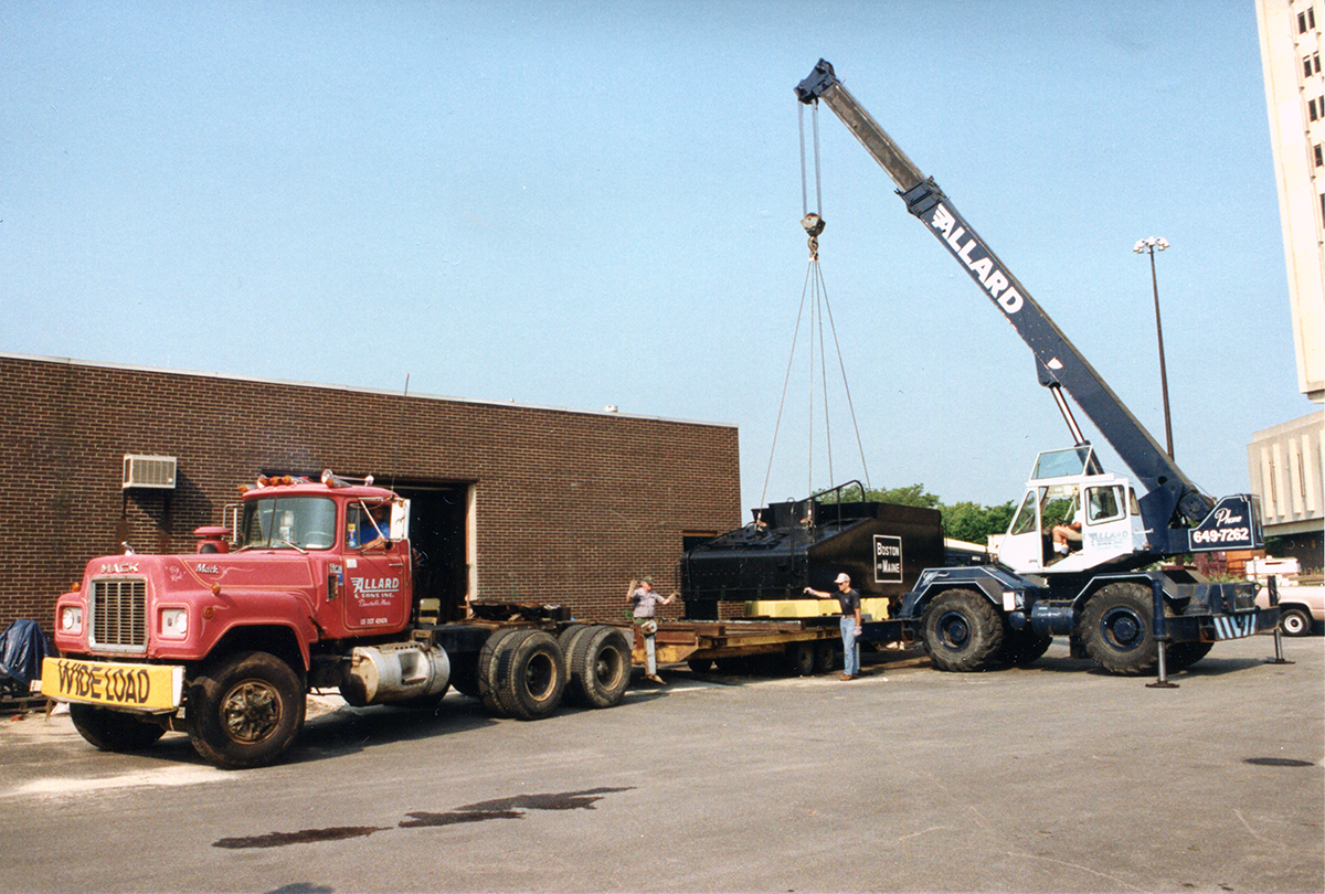 July 10, 1993 - Lowell, MA - Preparing to move the tender tank back to Billerica. Ed Felten photo, courtesy Jim Nigzus Collection.