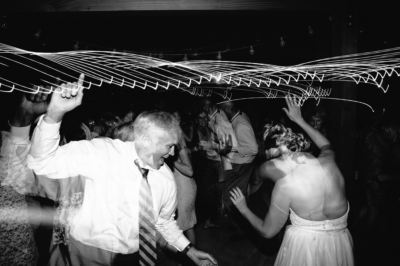 Lyons-Farmette-Wedding-Photographer-Lucy-Austin-Flash-Mob-Dance-77.jpg