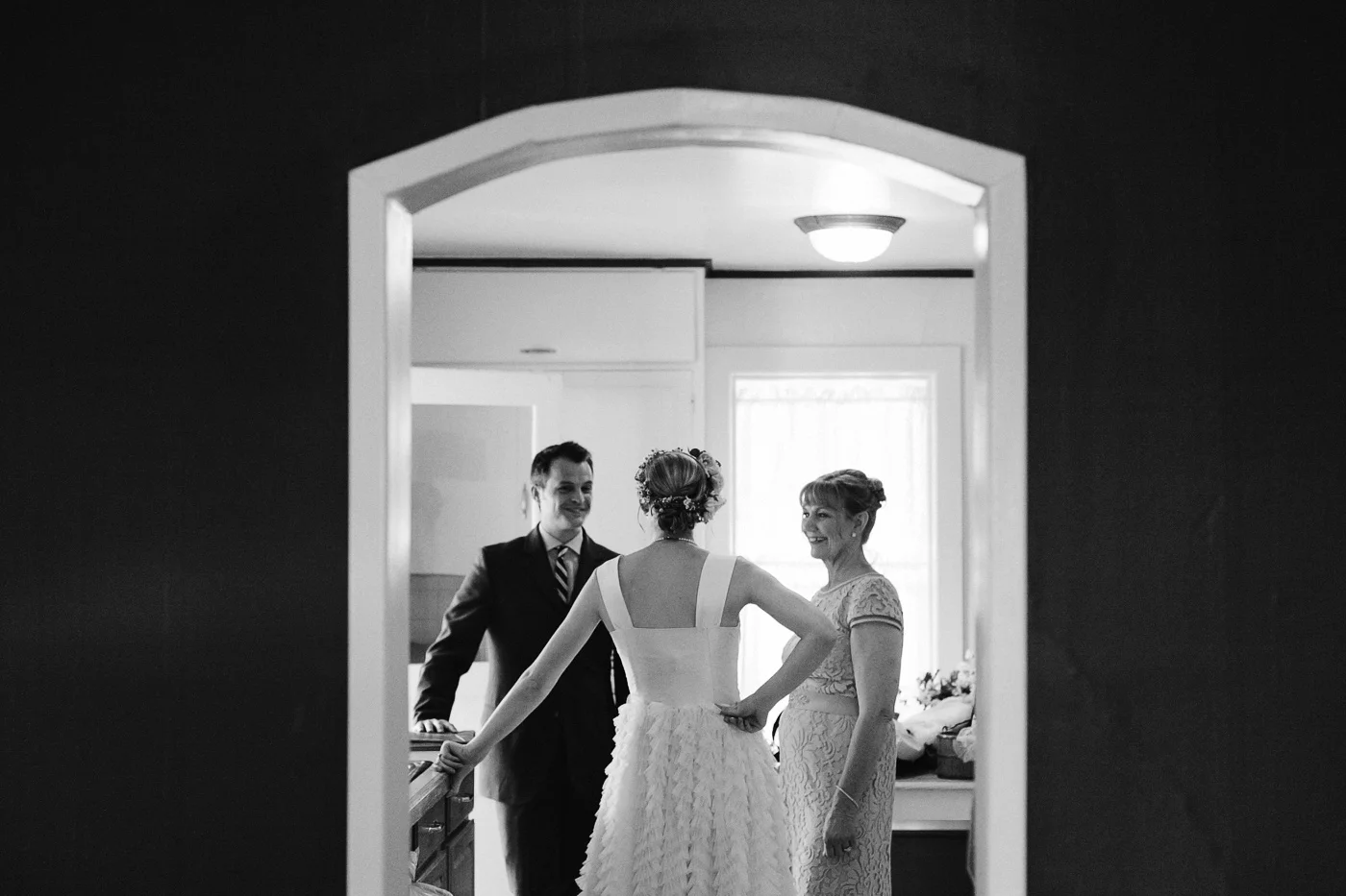 136-wiens-ranch-wedding-bride-getting-ready.jpg
