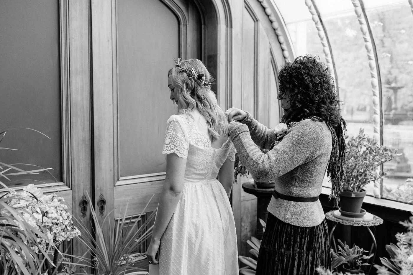 Hamill House Bride Getting Ready with mom