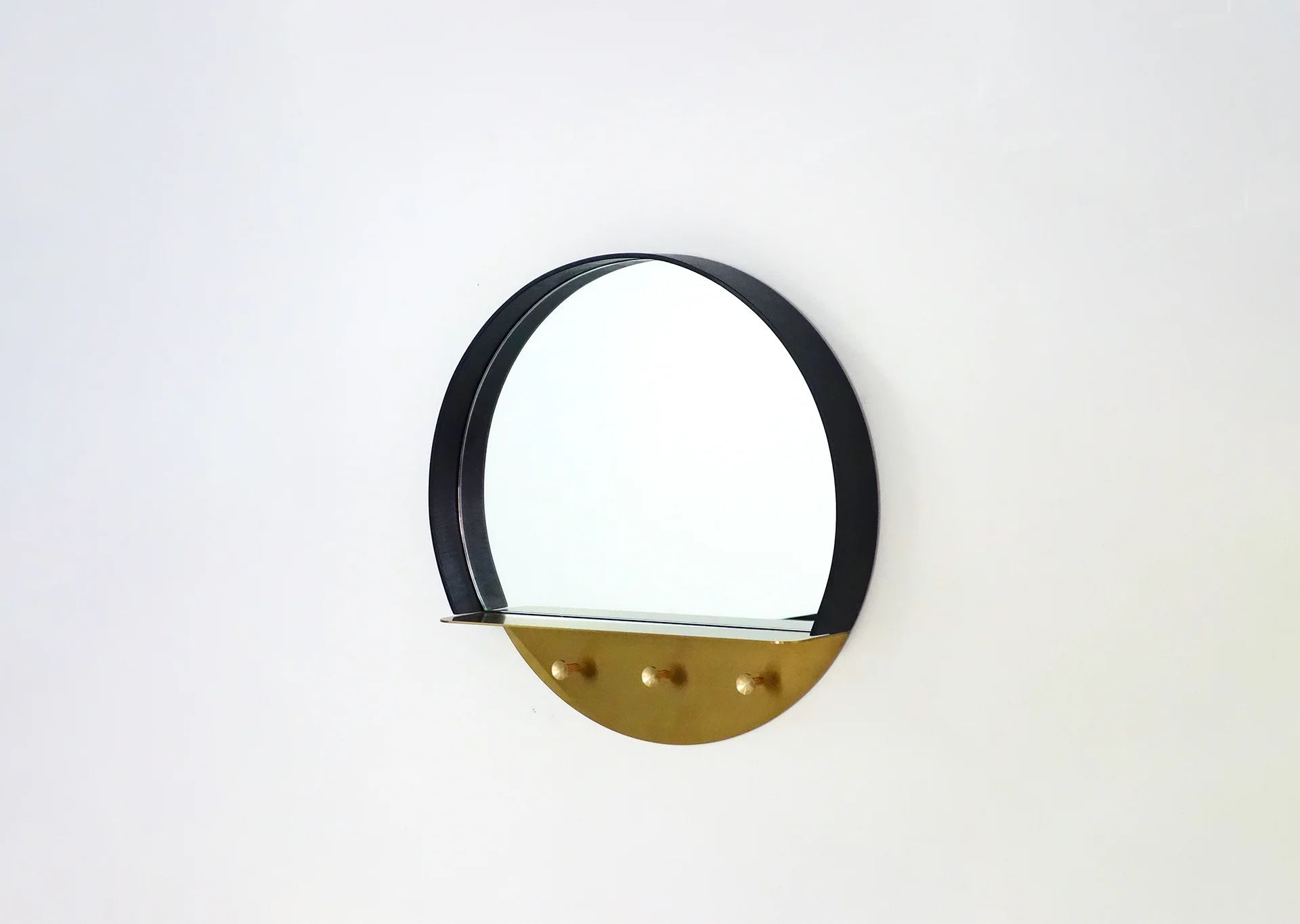 Radius Mirror