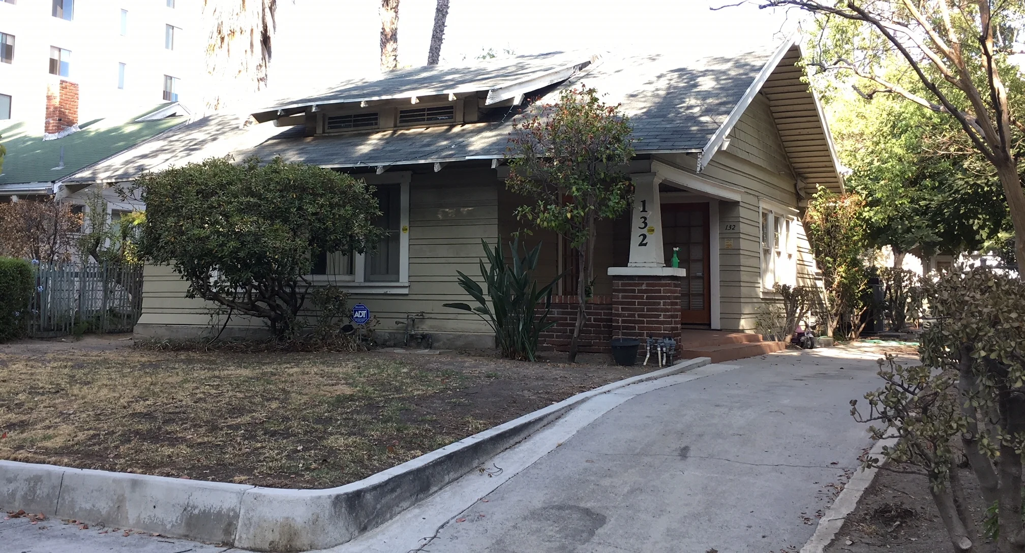132 S. Kenwood. Photo by Cathy Jurca