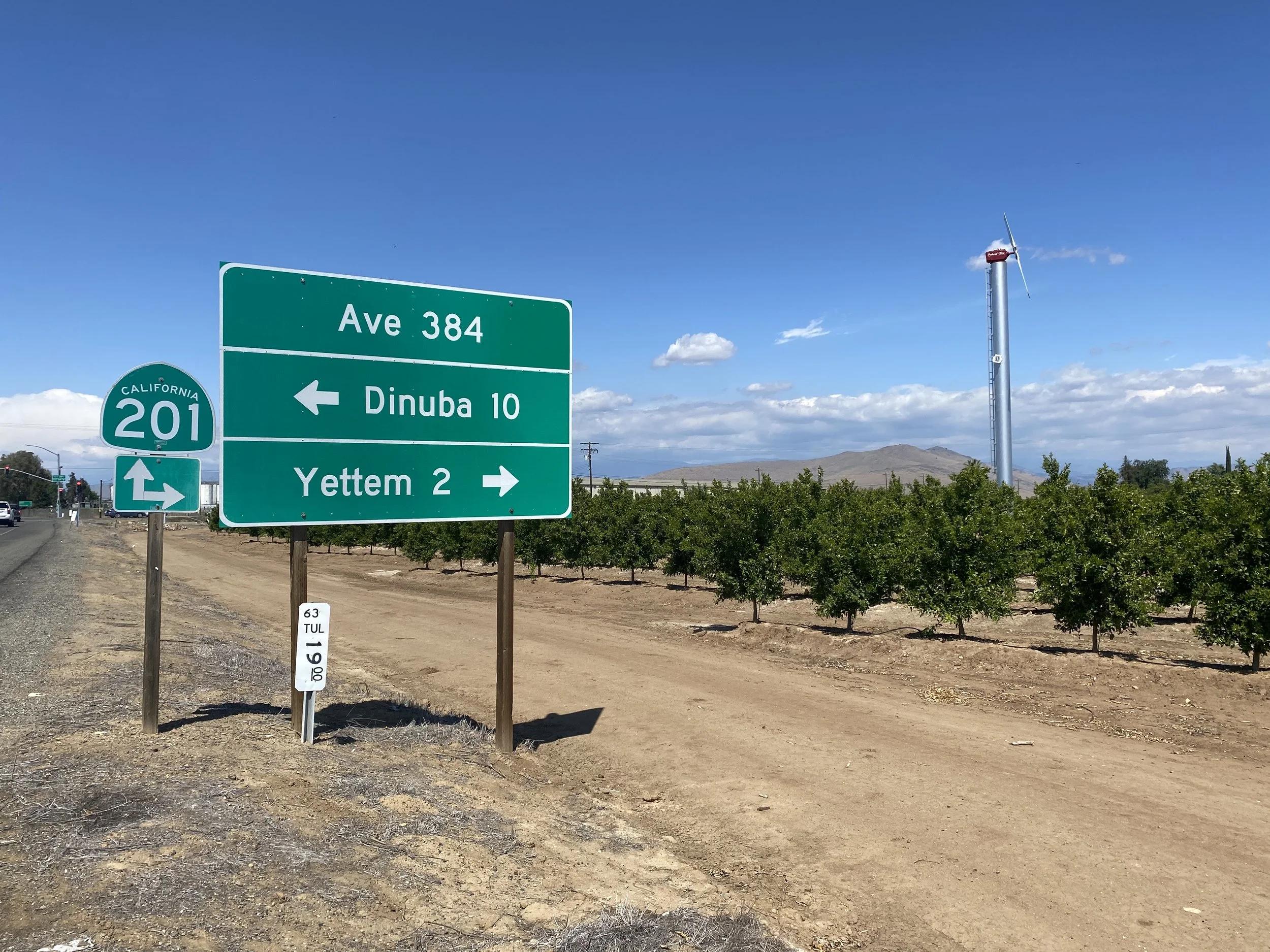 Yettem Directional Sign - Ani Mnatsakanyan.jpg