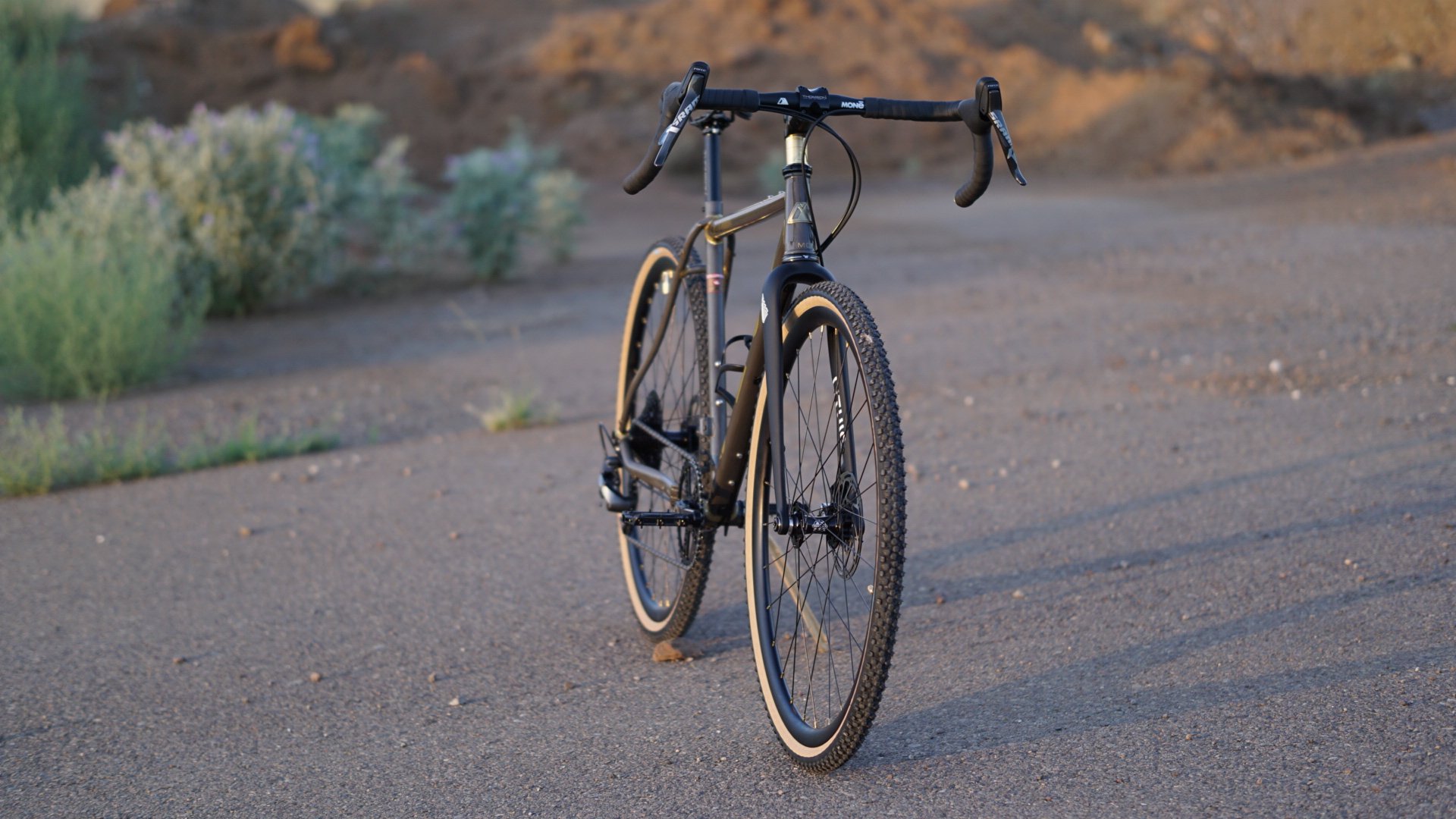 El Pebblito Gravel Drop Handlebar — MONē