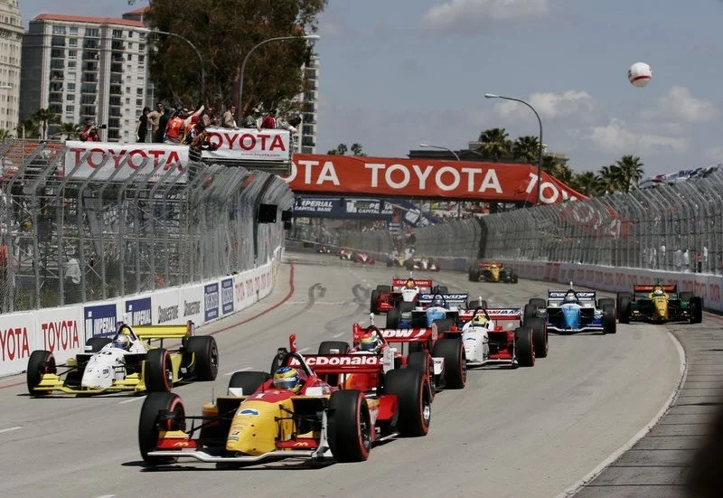 Looking forward to the week ahead with some Long Beach Grand Prix moments from yesteryear. The Champcar 05 start and another w for Bourdais 🏎️💨🏁#indycar #champcar #longbeachgrandprix