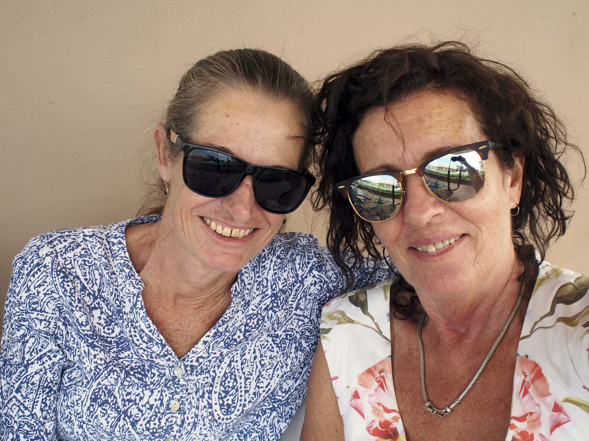 ……………....and here we are just toooooo cool for tears. Out at Crookwell checking out the local vinnies and playing the ultimate tourists