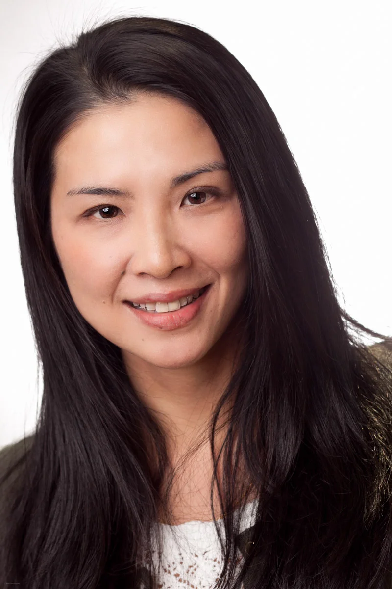headshots_web_004.jpg