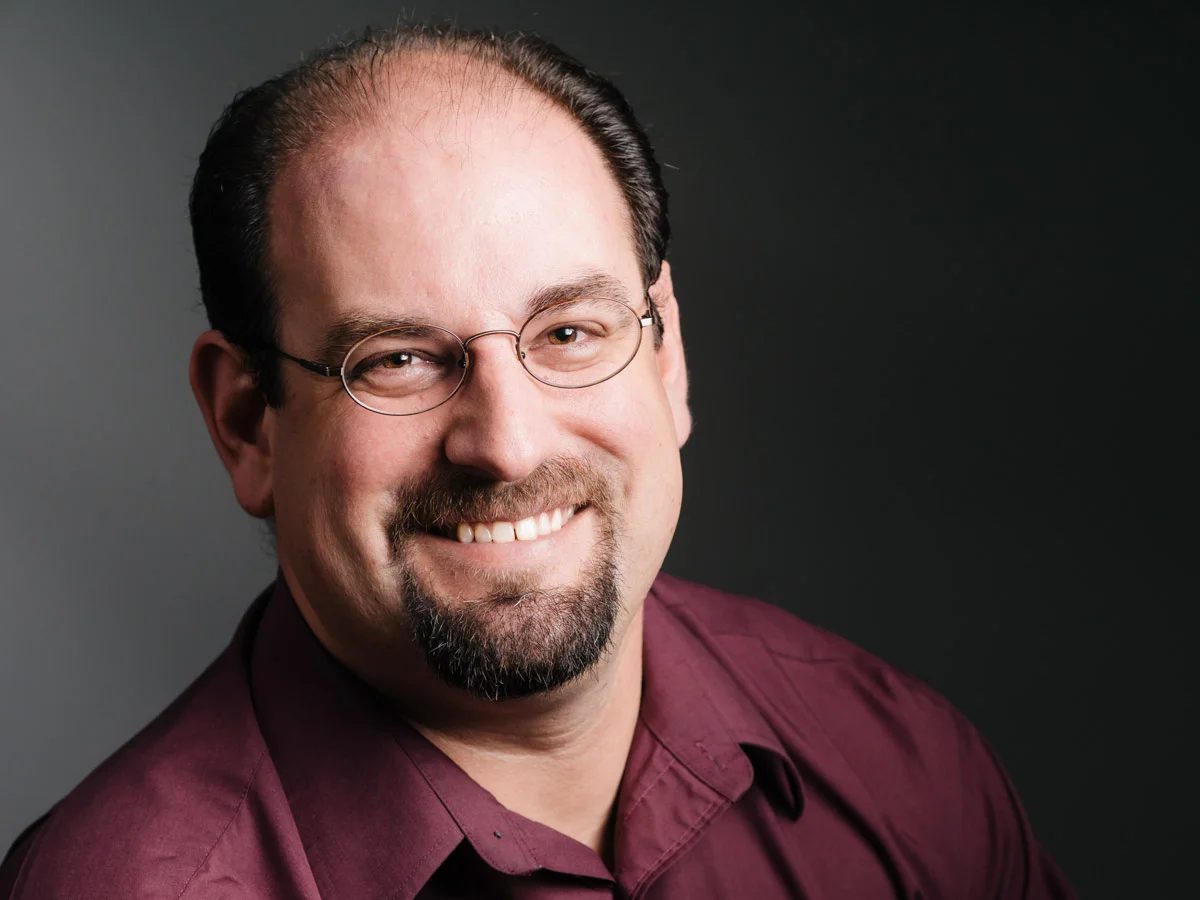 headshots_web_009.jpg