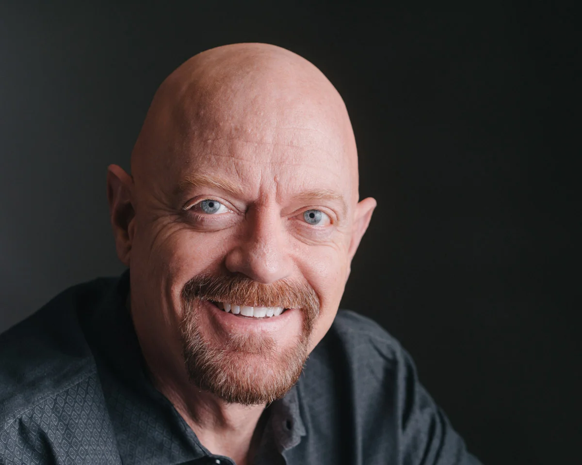 headshots_web_011.jpg