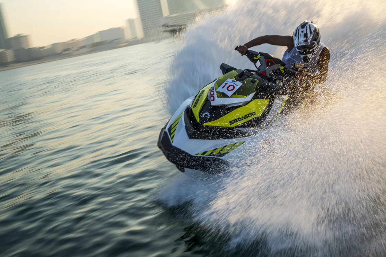Red Bull Bar Bahr 2016 2 - Ali Haji.jpg