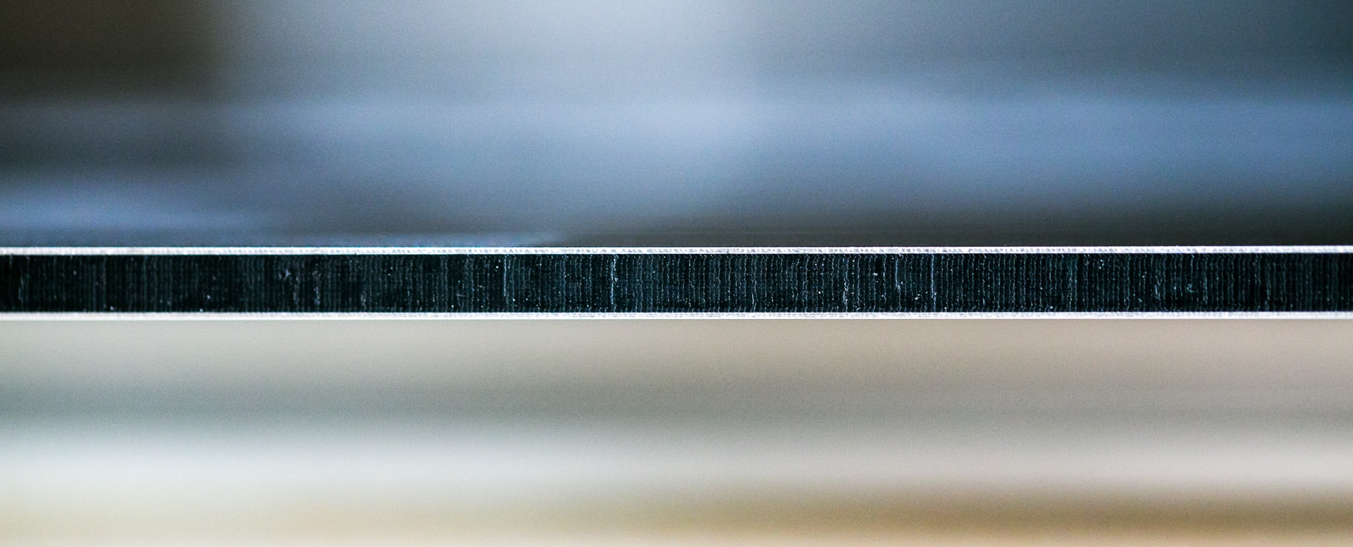Aluminium dibond cross section. This substrate is 3mm thick.