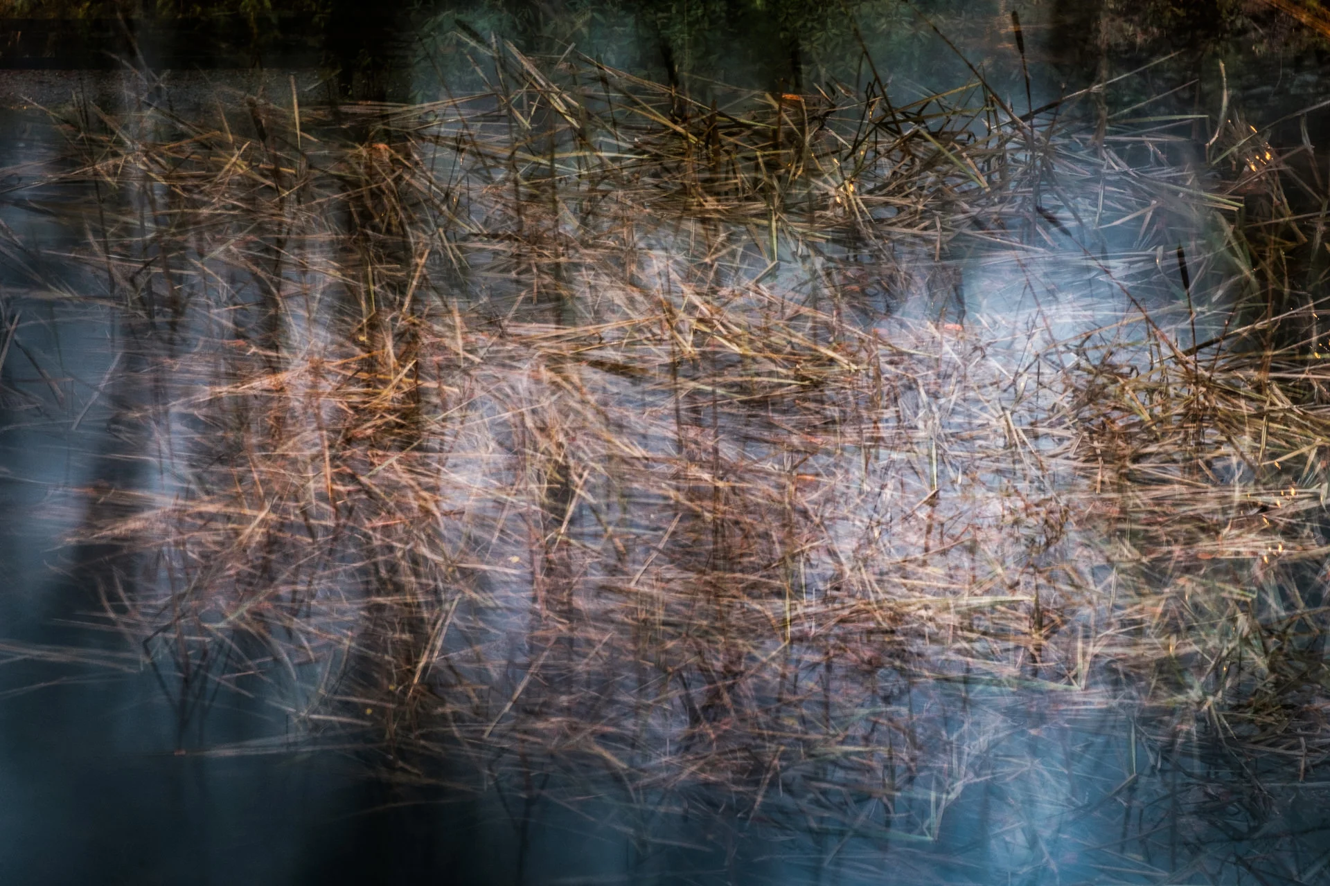 4 mins - …it overlapped the bullrush in various positions, creating a ghosting effect.