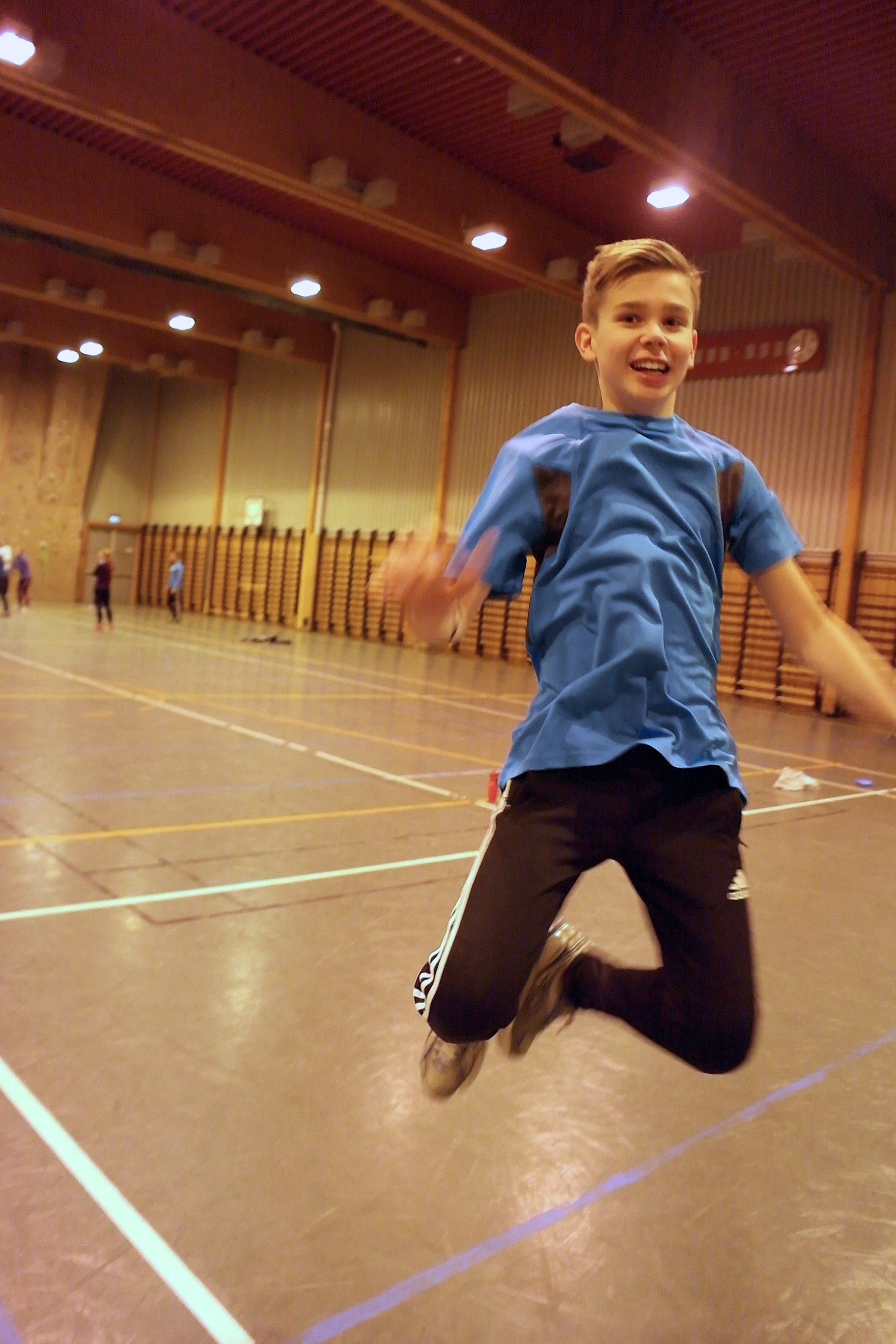 Lillebror Marcus hoppet inn romjula!