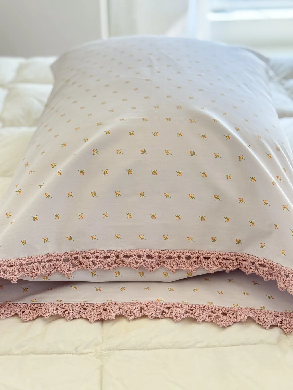 Crochet-Edged Pillowcase_Details-05.jpg