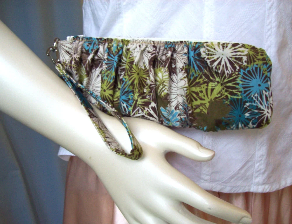 pcwristlet12pleatedfront