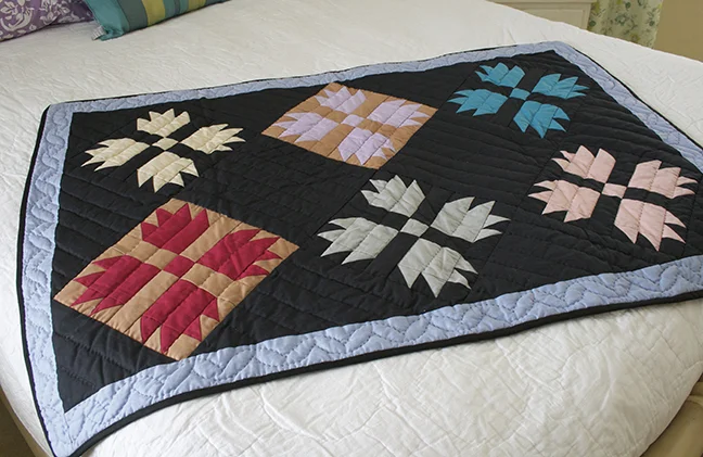 Amish Bear Paw wallhanging