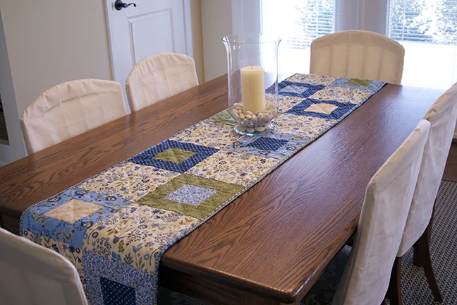 stepping stones table runner 3web