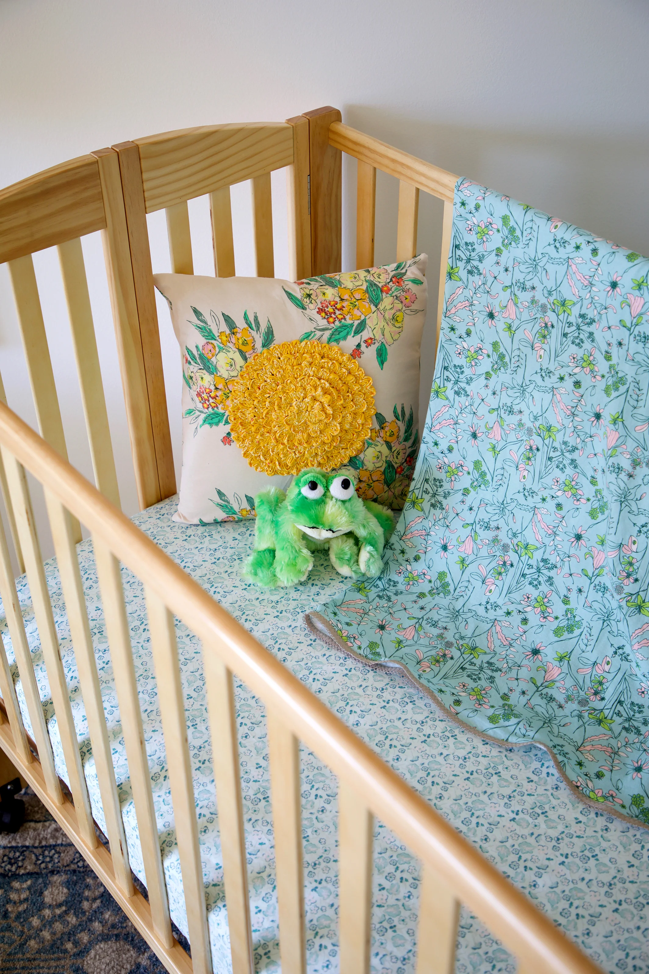 Signatrue Fabrics Crib Sheet Set.jpg