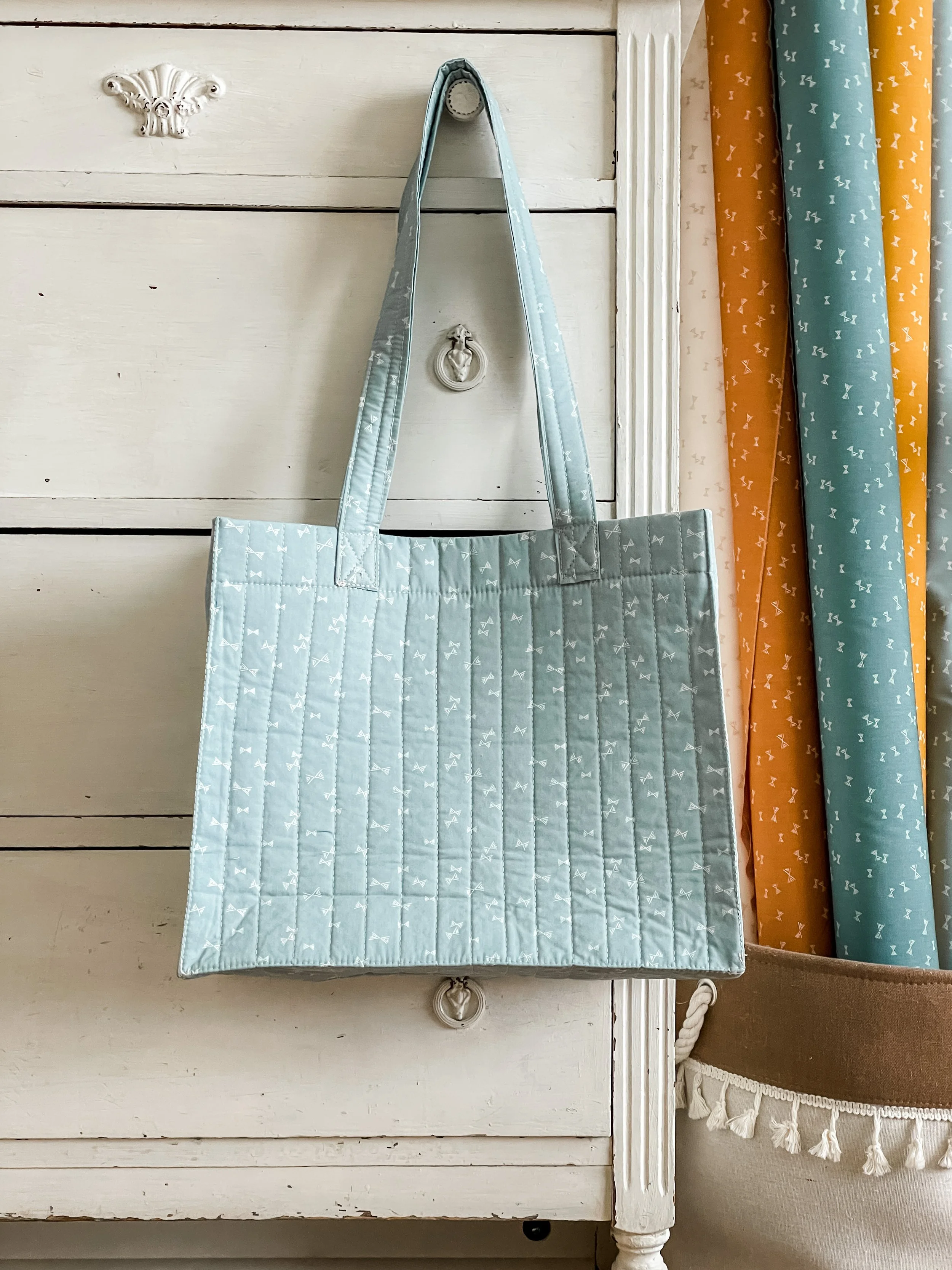 Quilted Carryall_hanging.JPG