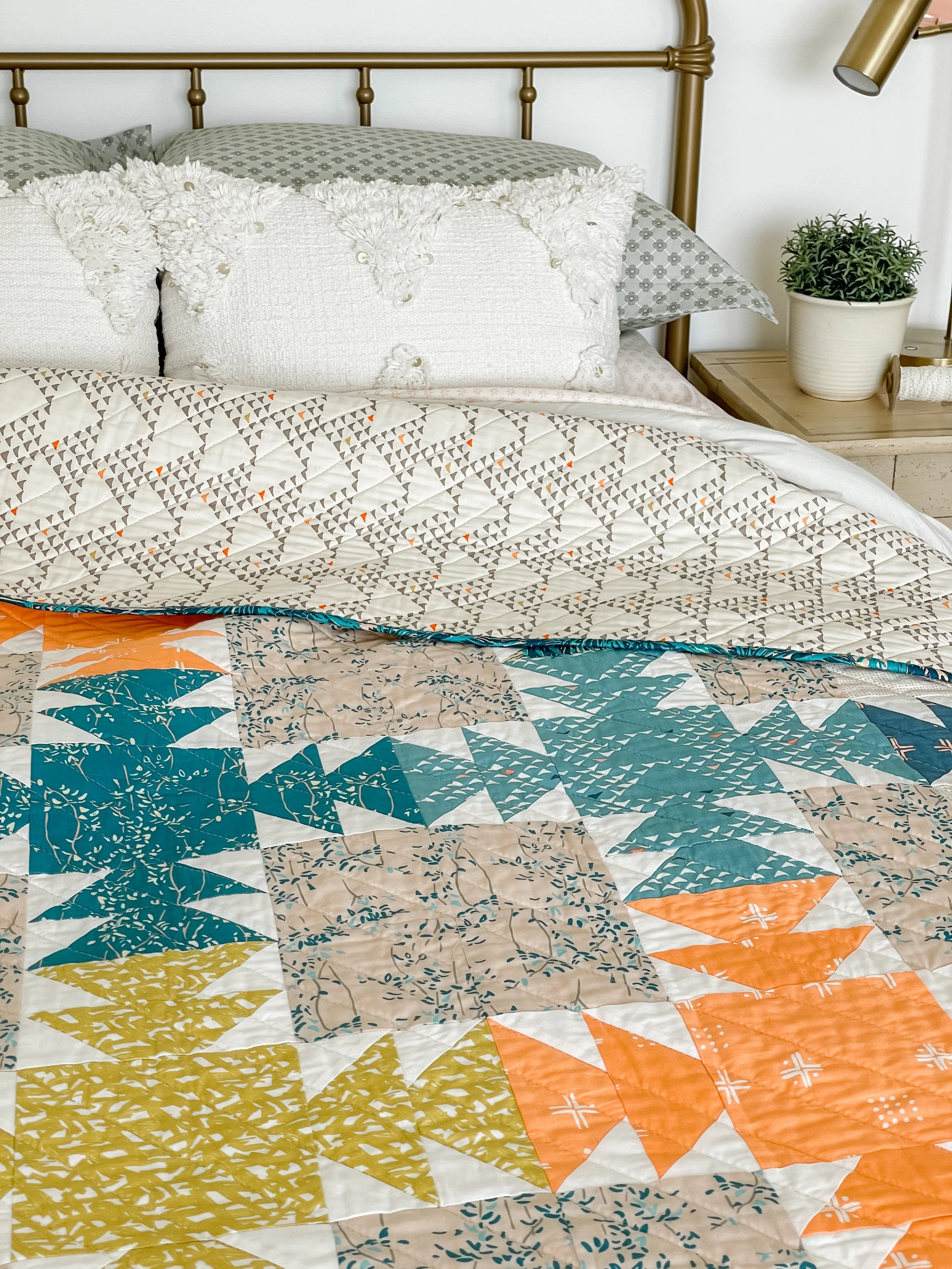 Daylily Quilt Styled-1.jpg