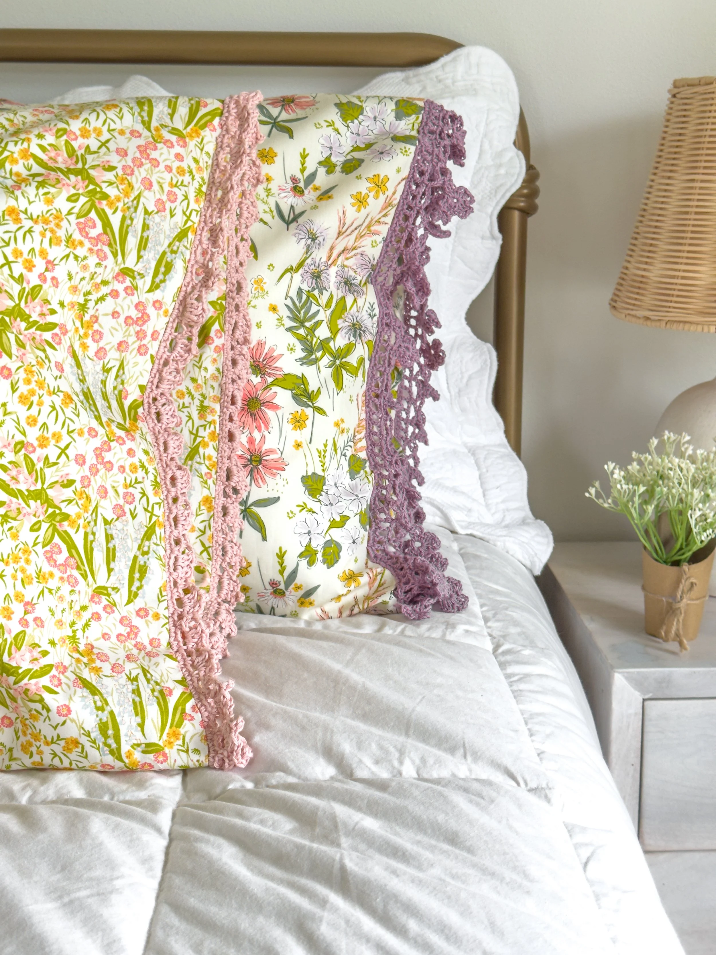 Overlap Closure Pillowcase with border.jpg