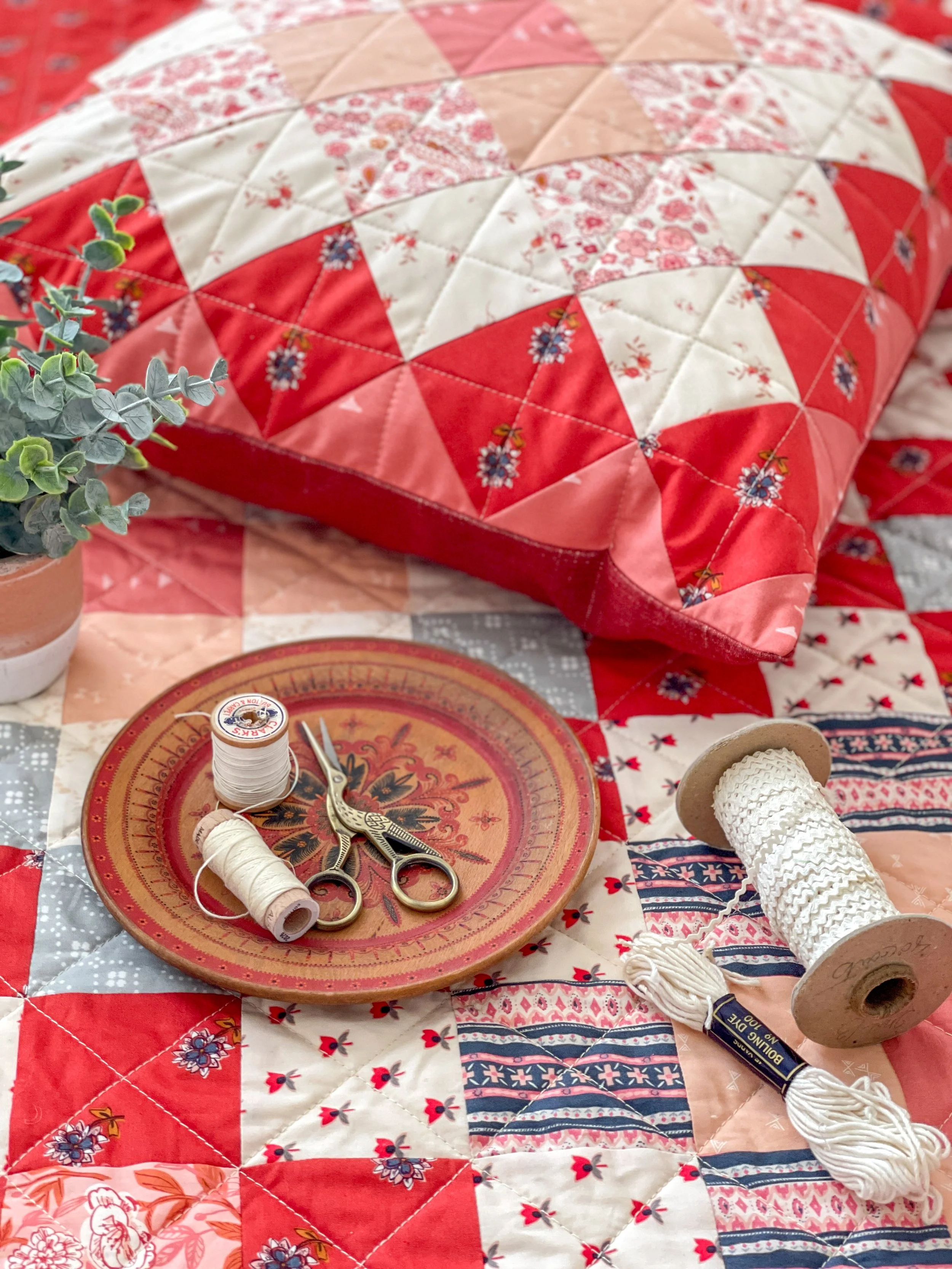 Rickrack Pillow-06.jpg