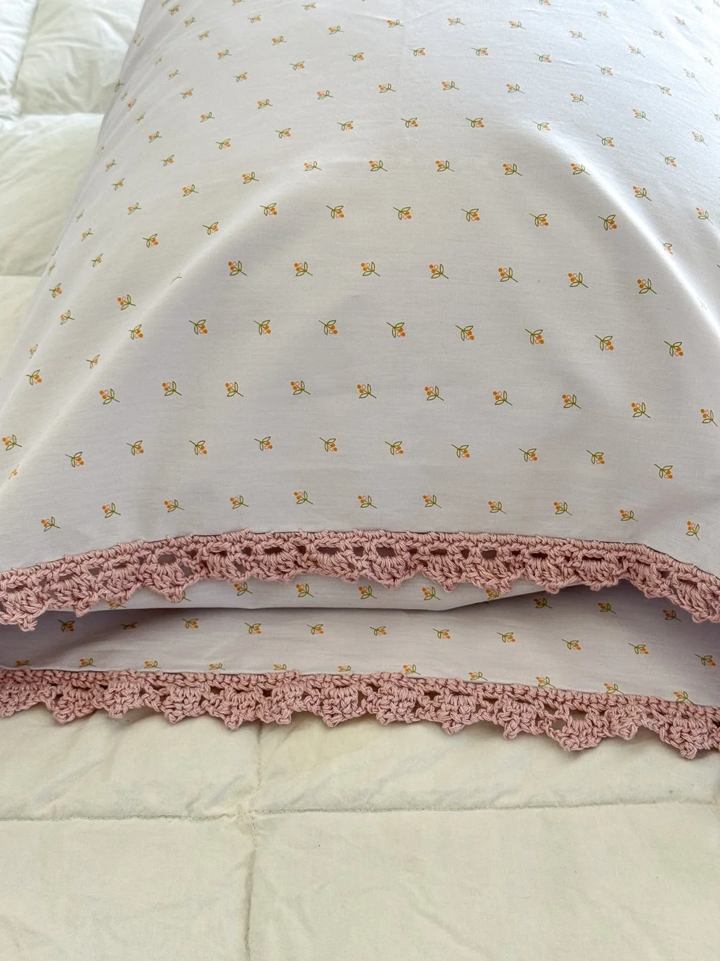 Crochet-Edged Pillowcase_Details-06.jpg