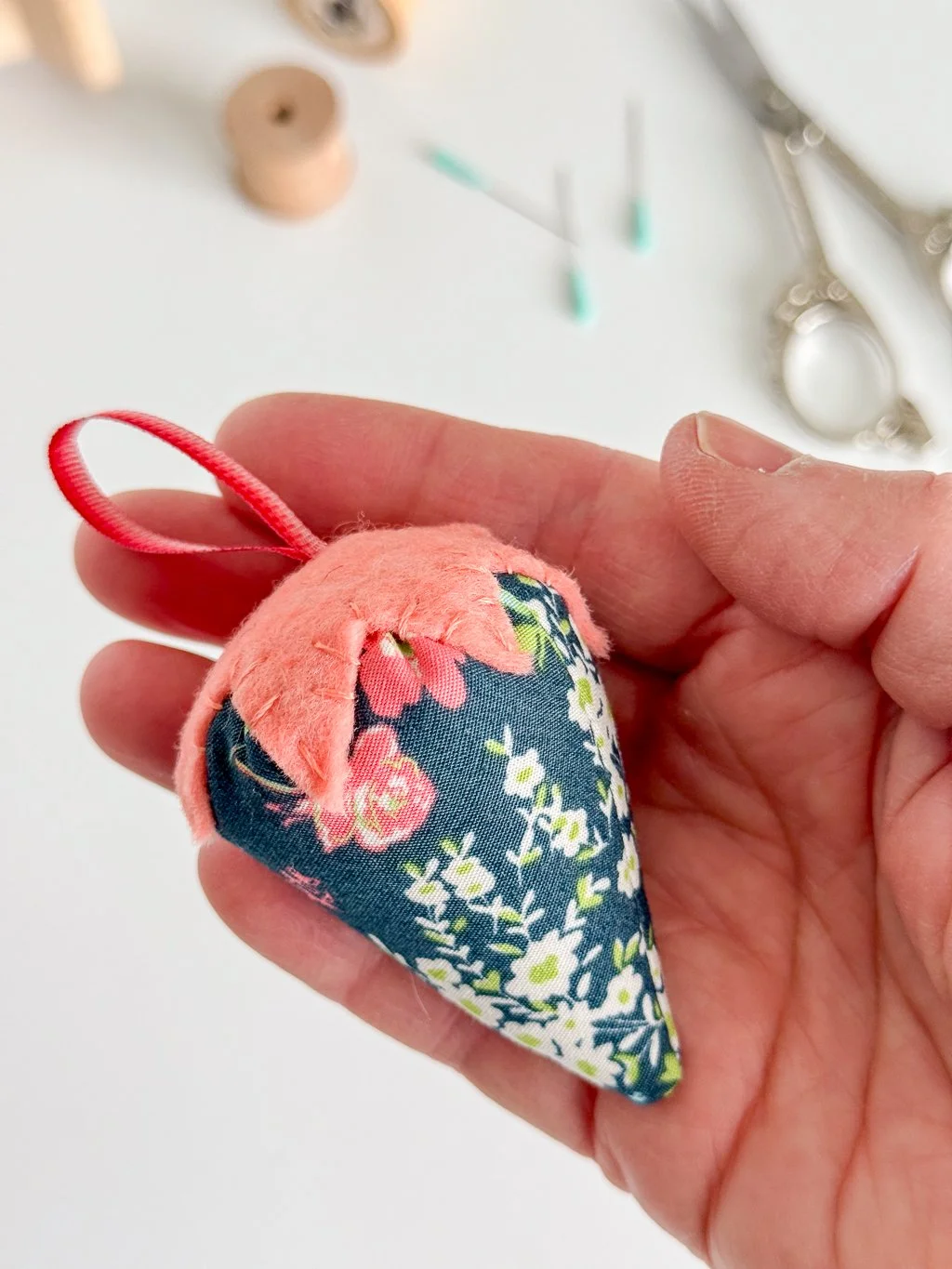 Strawberry Pincushion-03.jpg