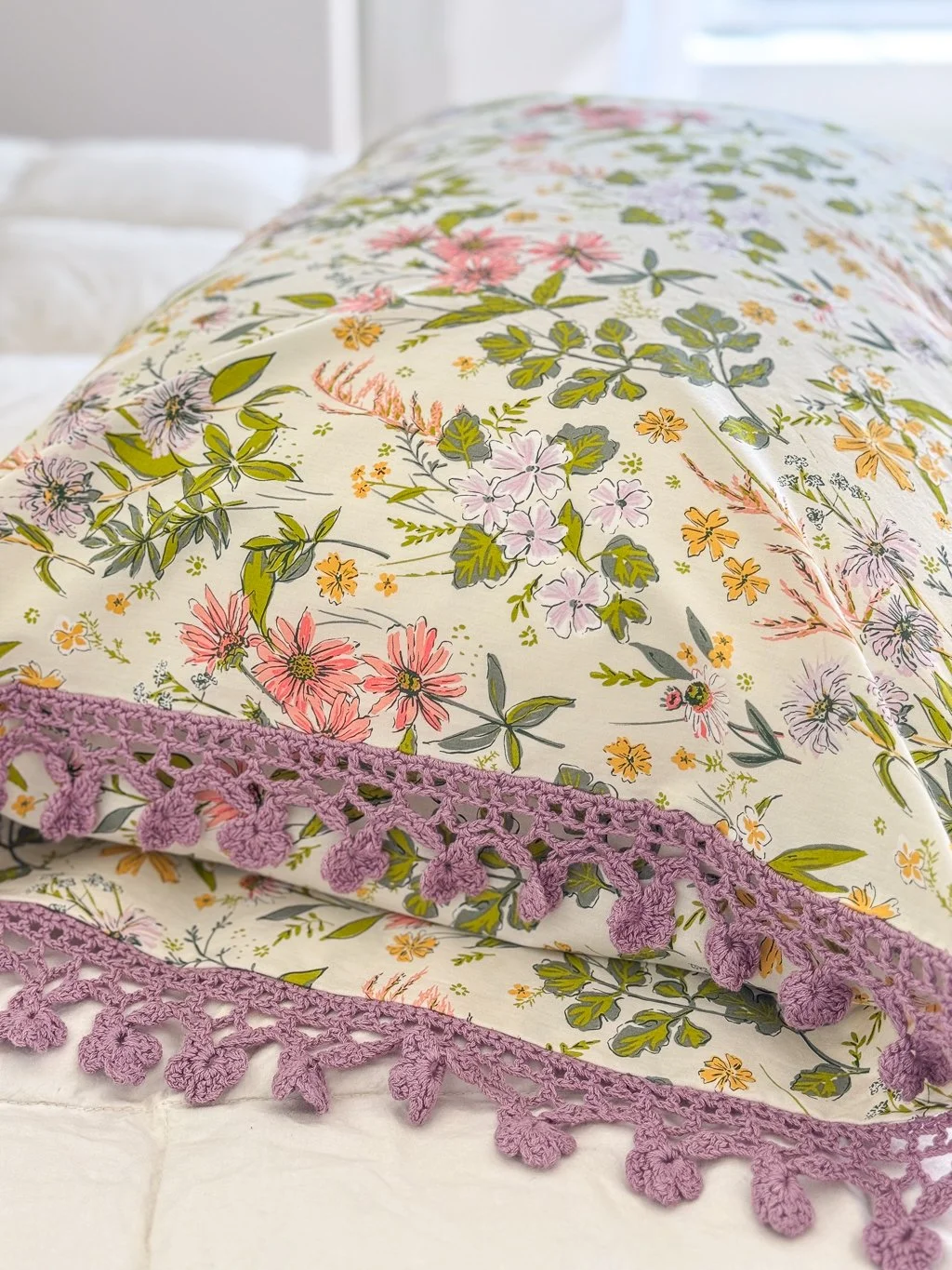 Crochet-Edged Pillowcase_Details-02.jpg