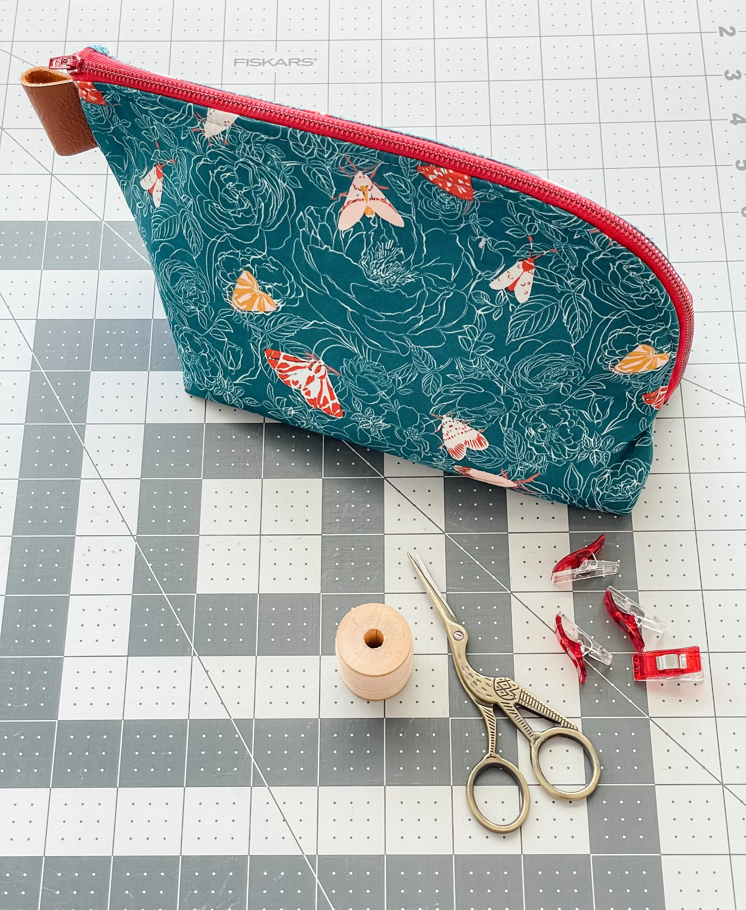 Sharon Holland Sewing Bag Contents-01-2.jpg