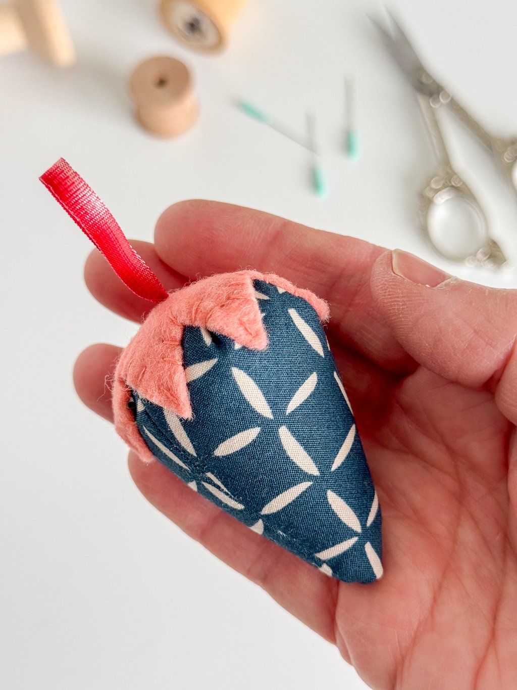 Strawberry Pincushion-04.jpg