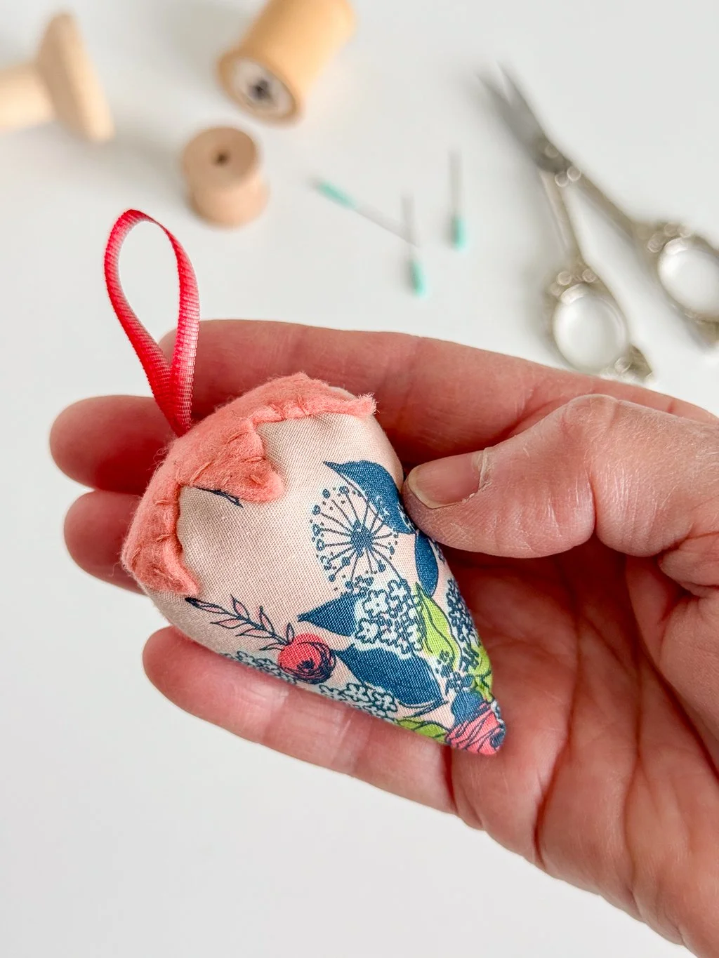 Strawberry Pincushion-09.jpg