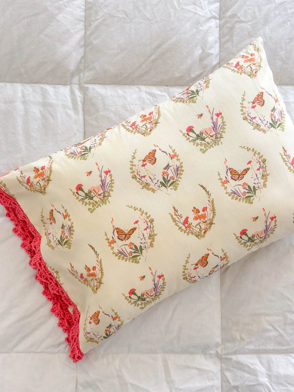 Crochet-Edged Pillowcase_Details-18.jpg