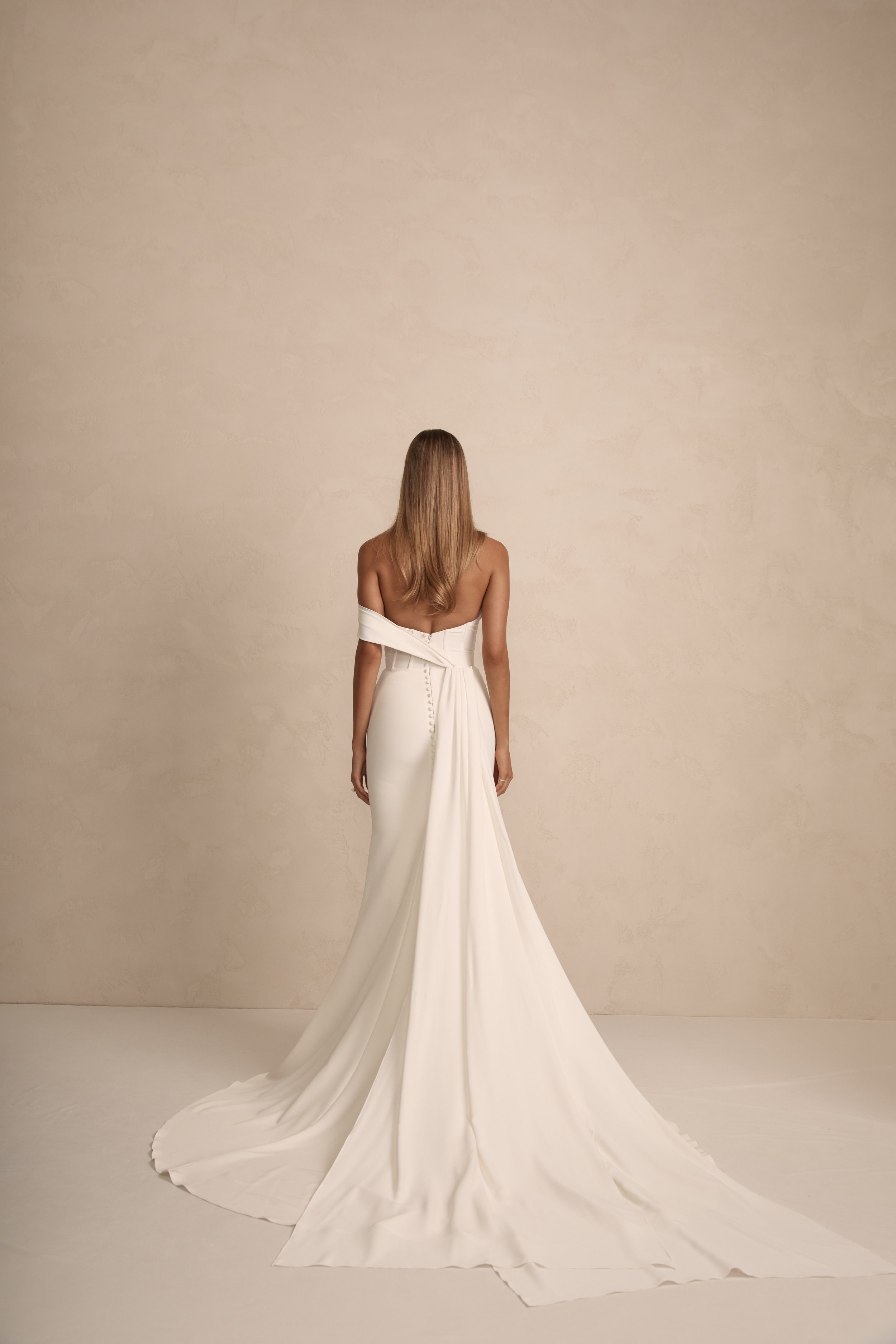 rhode-crepe-wedding-dress-made-with-love-bridal-product-taneisha-10.jpg